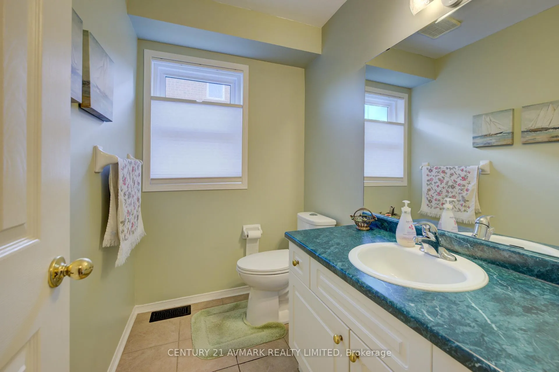 Photo 5 of 4893 Northgate Crescent, Lincoln, Lincoln Lake — HOMEH