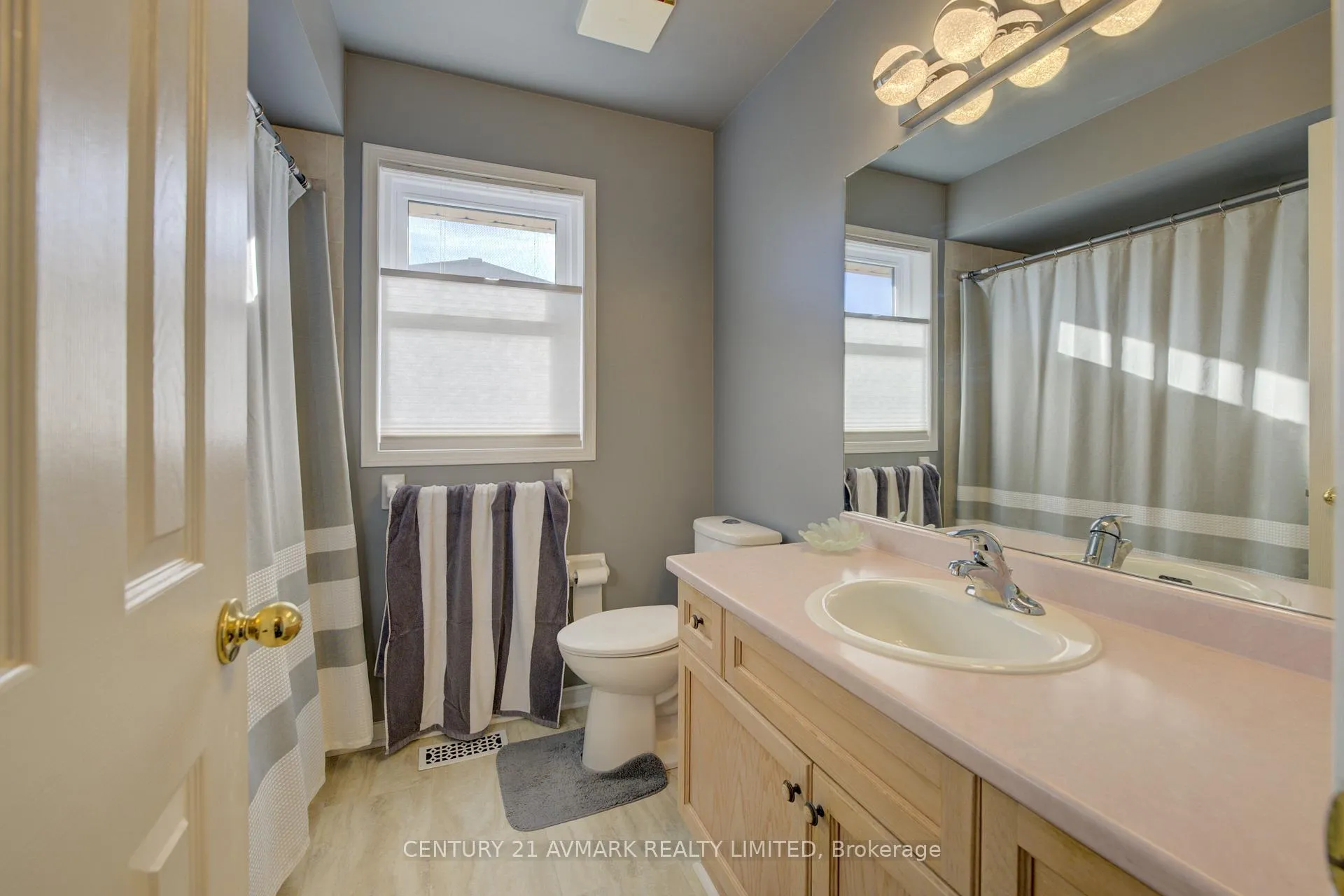 Photo 21 of 4893 Northgate Crescent, Lincoln, Lincoln Lake — HOMEH