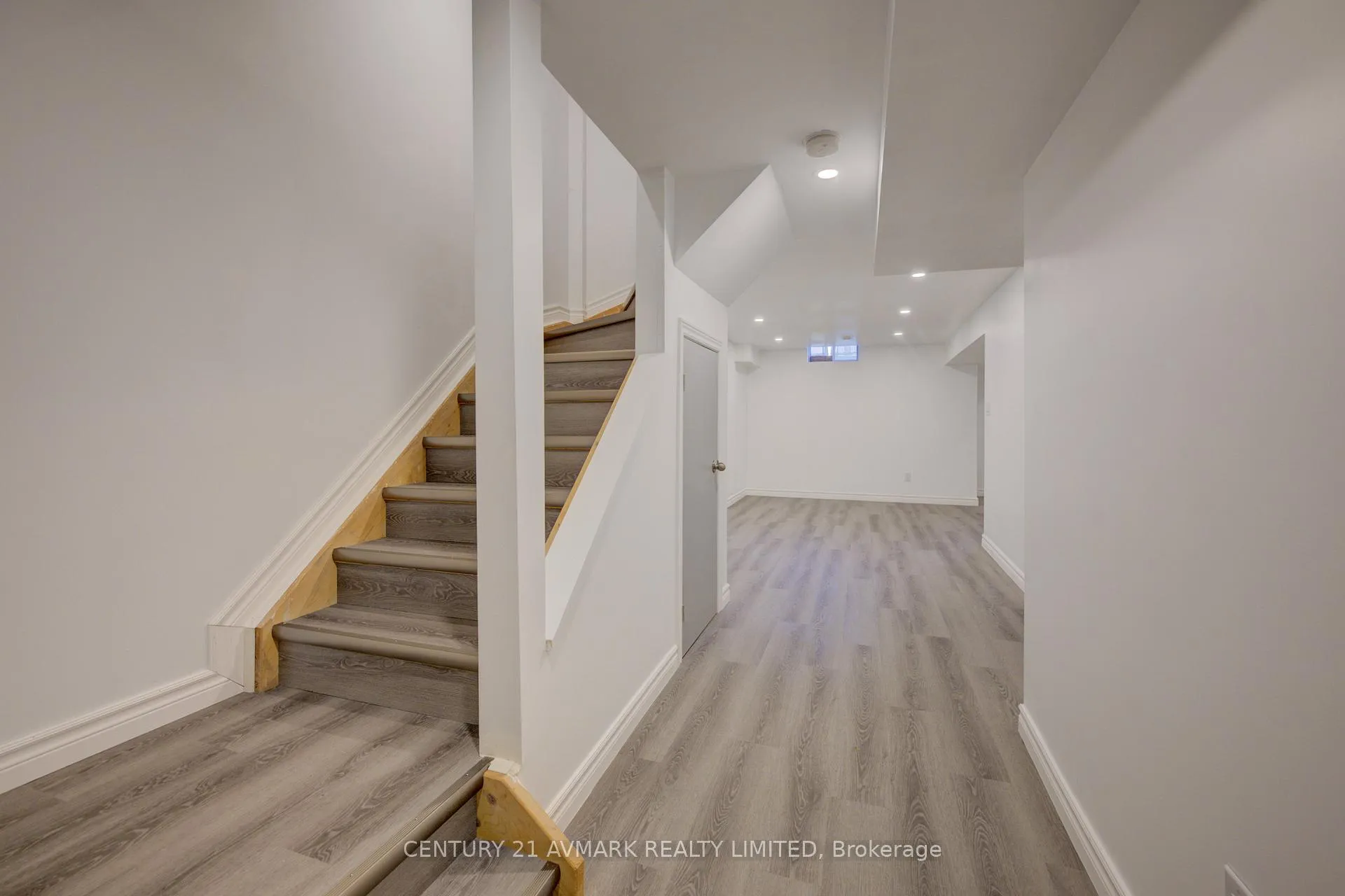 Photo 23 of 4893 Northgate Crescent, Lincoln, Lincoln Lake — HOMEH