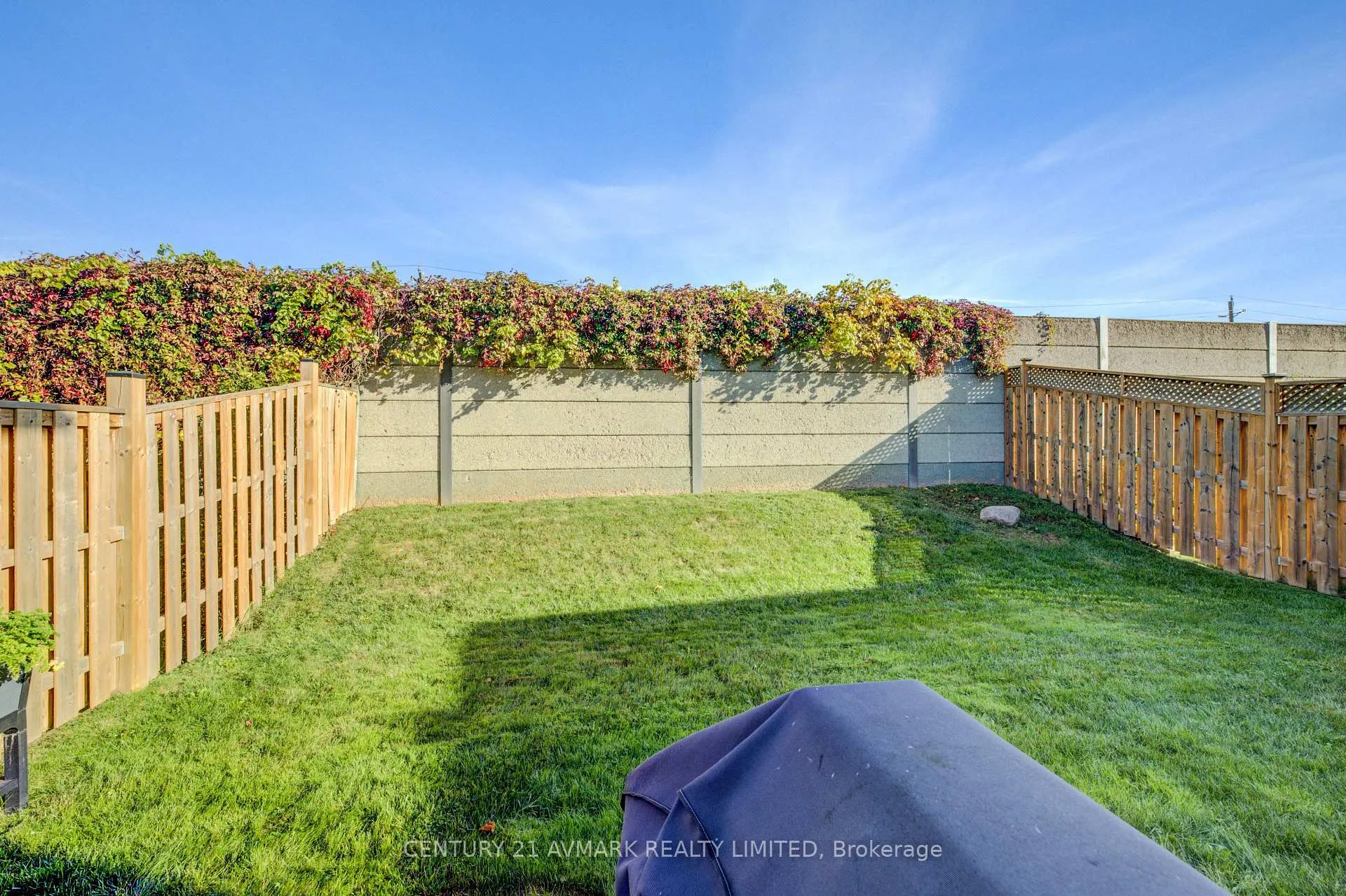 Photo 29 of 4893 Northgate Crescent, Lincoln, Lincoln Lake — HOMEH