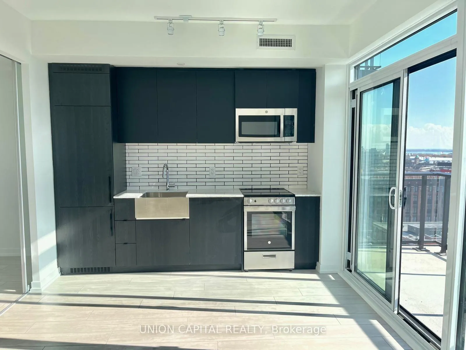 Photo 6 of Unit 1205, 270 Dufferin Street, Toronto, South Parkdale — HOMEH