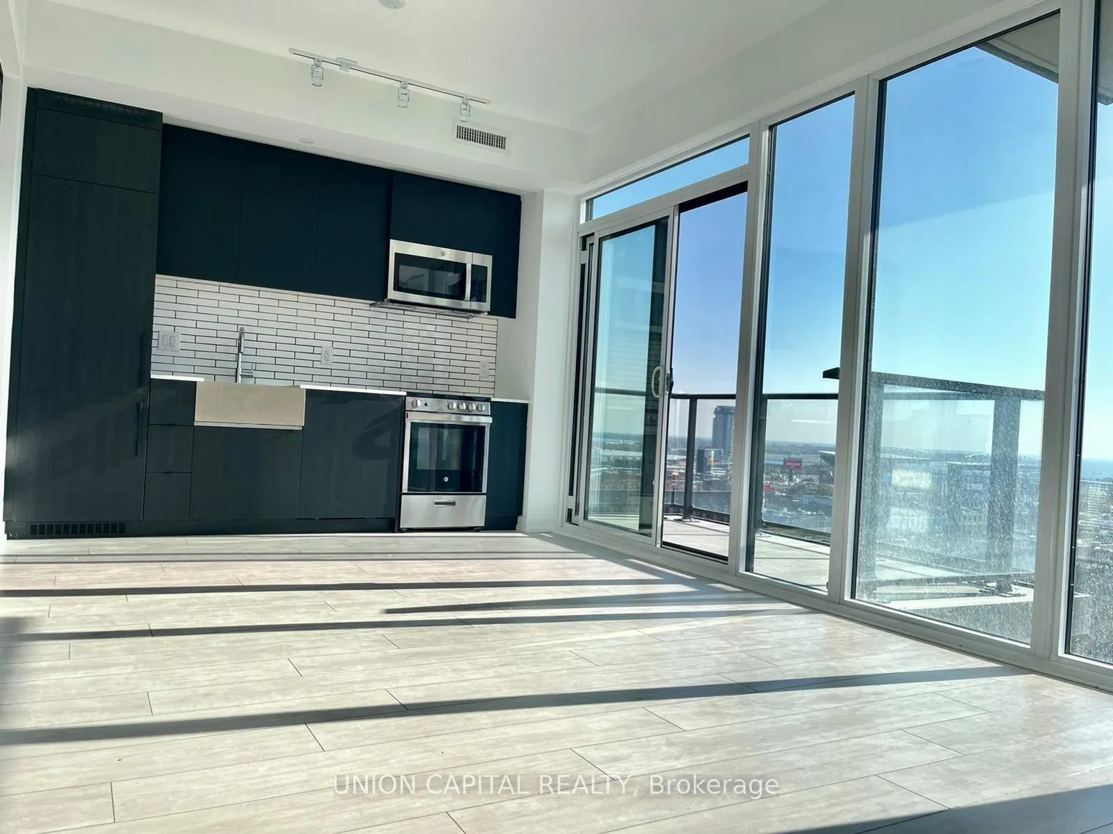 Photo 7 of Unit 1205, 270 Dufferin Street, Toronto, South Parkdale — HOMEH