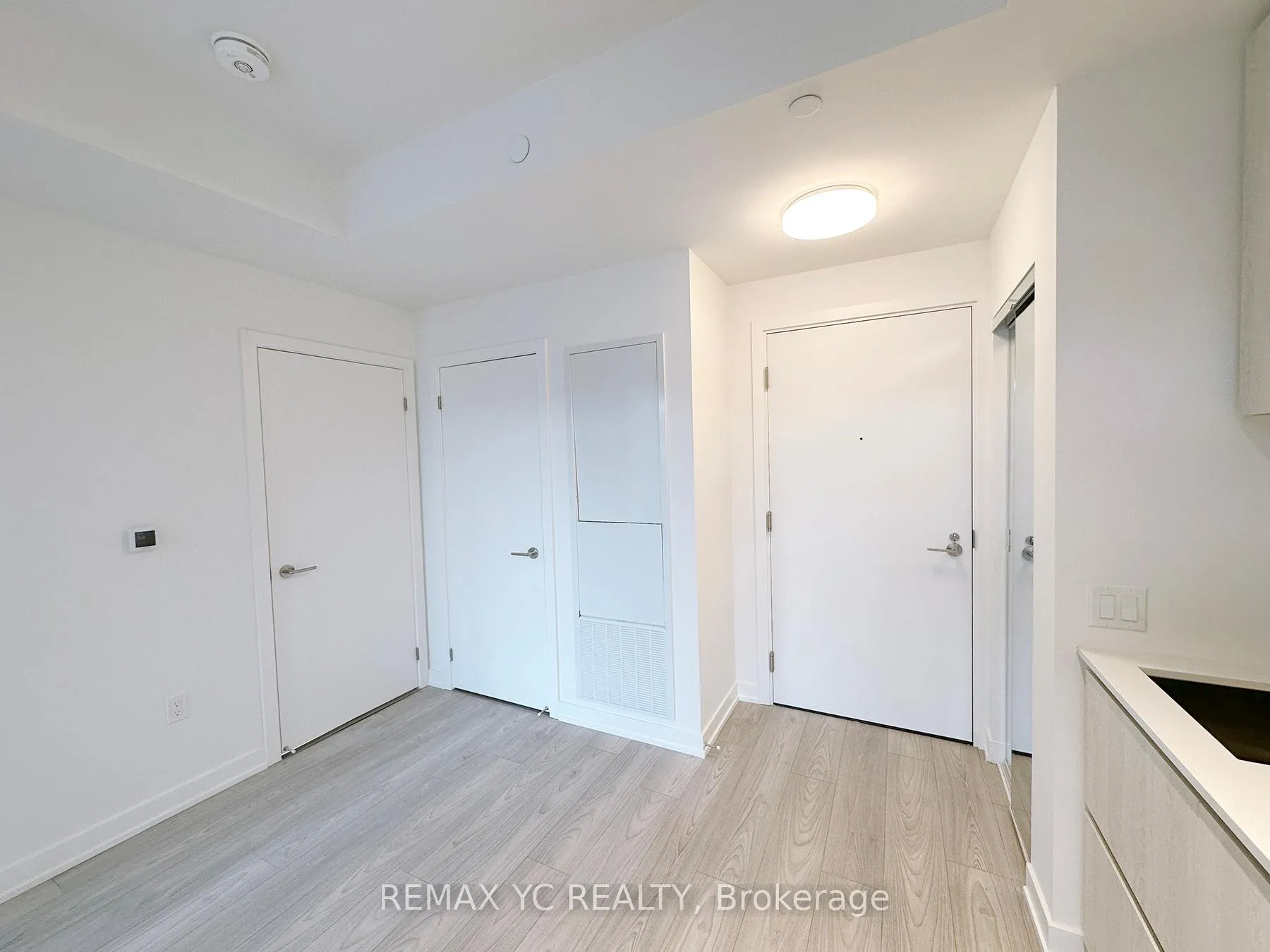 Photo 6 of Unit 2806, 110 Broadway Avenue, Toronto, Mount Pleasant West — HOMEH