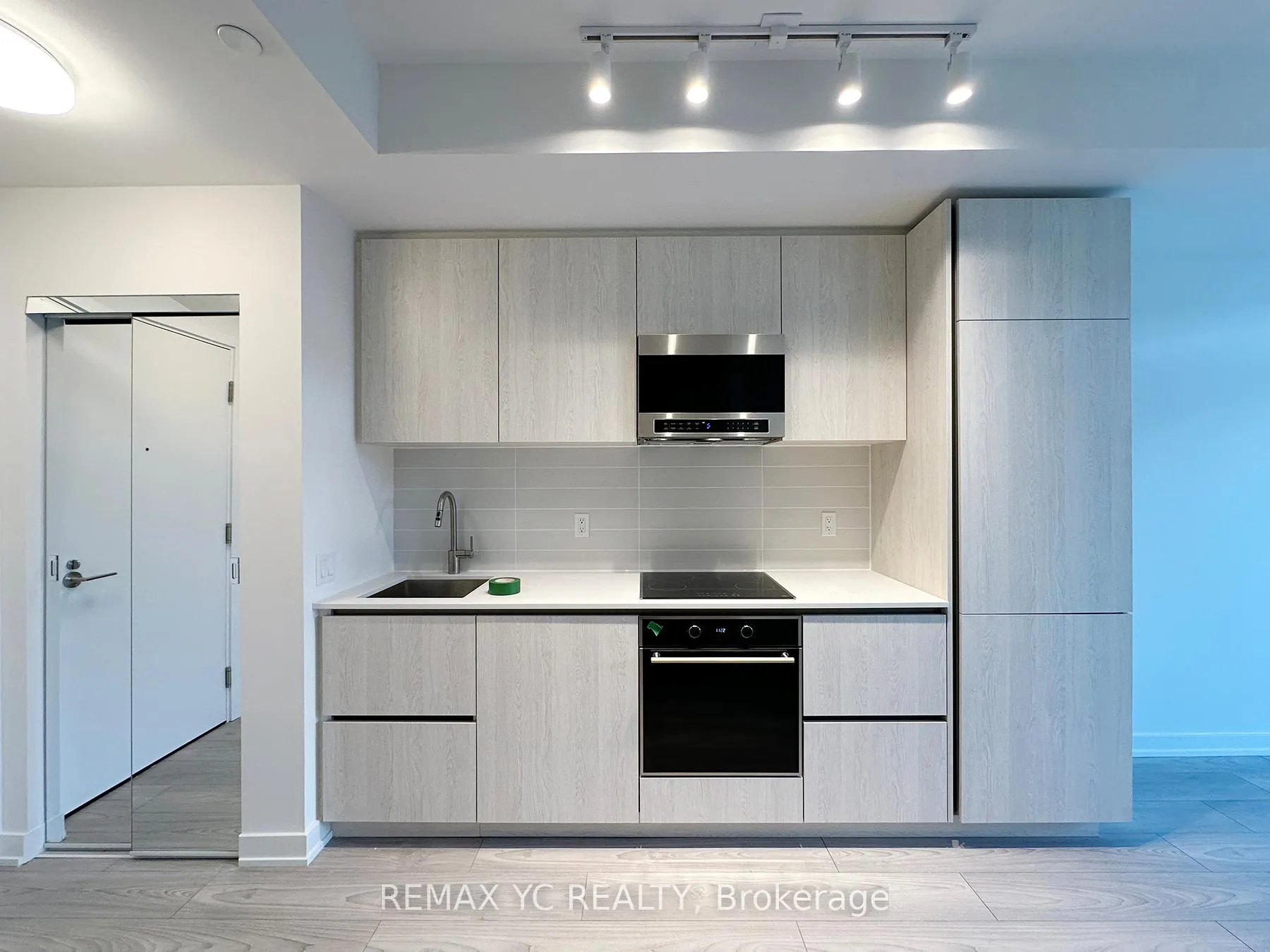 Photo 8 of Unit 2806, 110 Broadway Avenue, Toronto, Mount Pleasant West — HOMEH