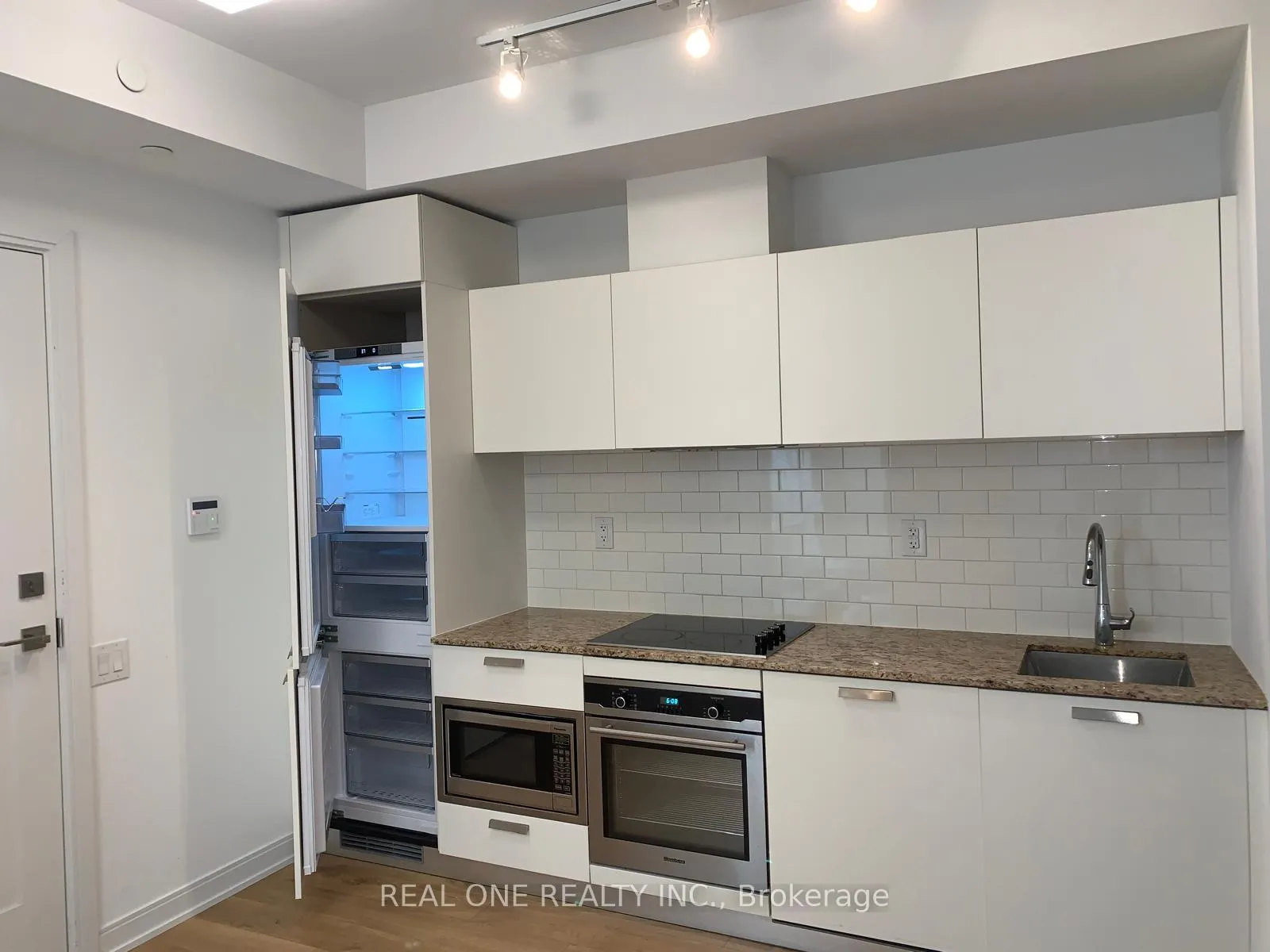 Photo 4 of Unit 804, 50 Charles Street E, Toronto, Church-Yonge Corridor — HOMEH