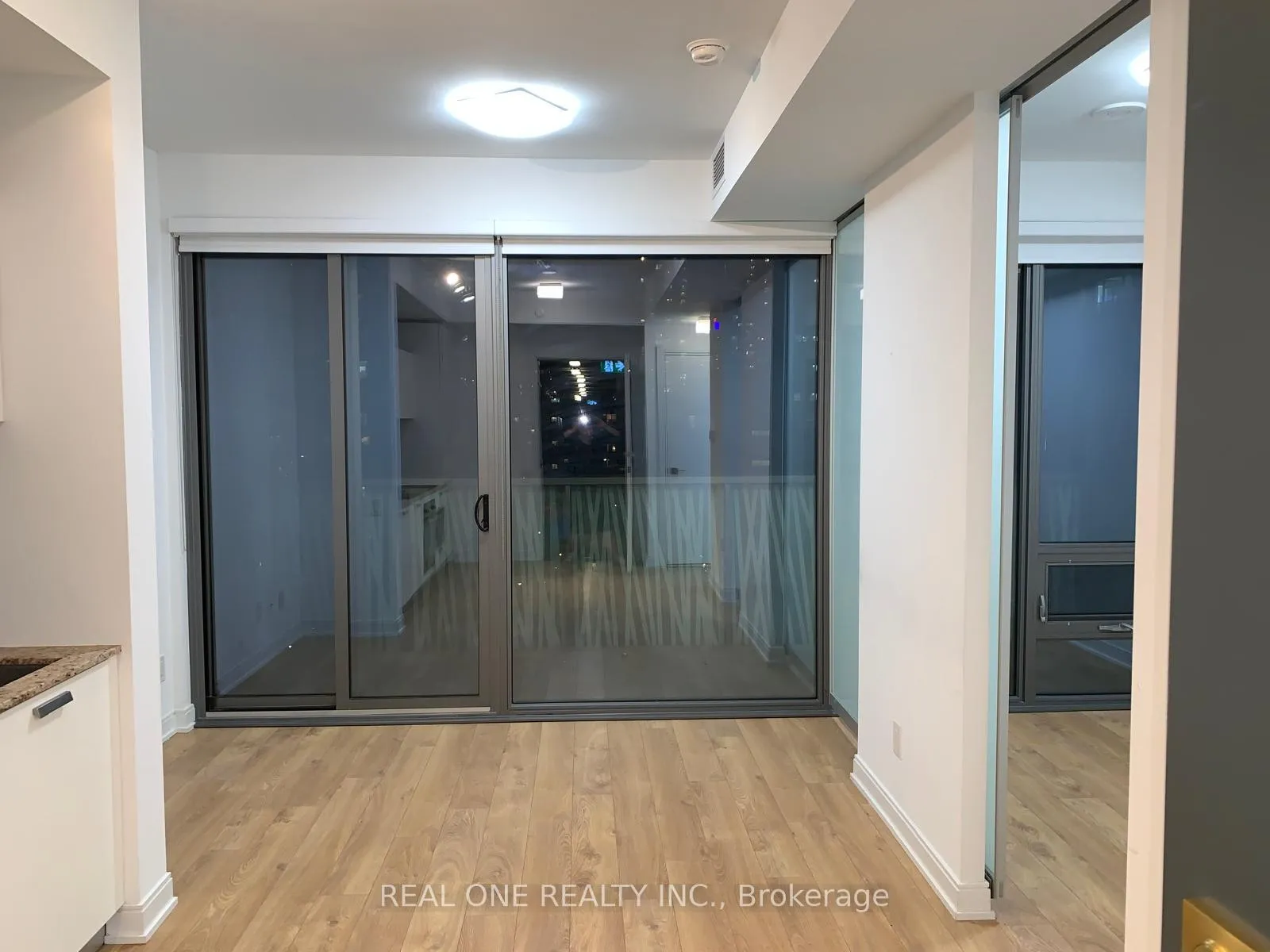 Photo 5 of Unit 804, 50 Charles Street E, Toronto, Church-Yonge Corridor — HOMEH