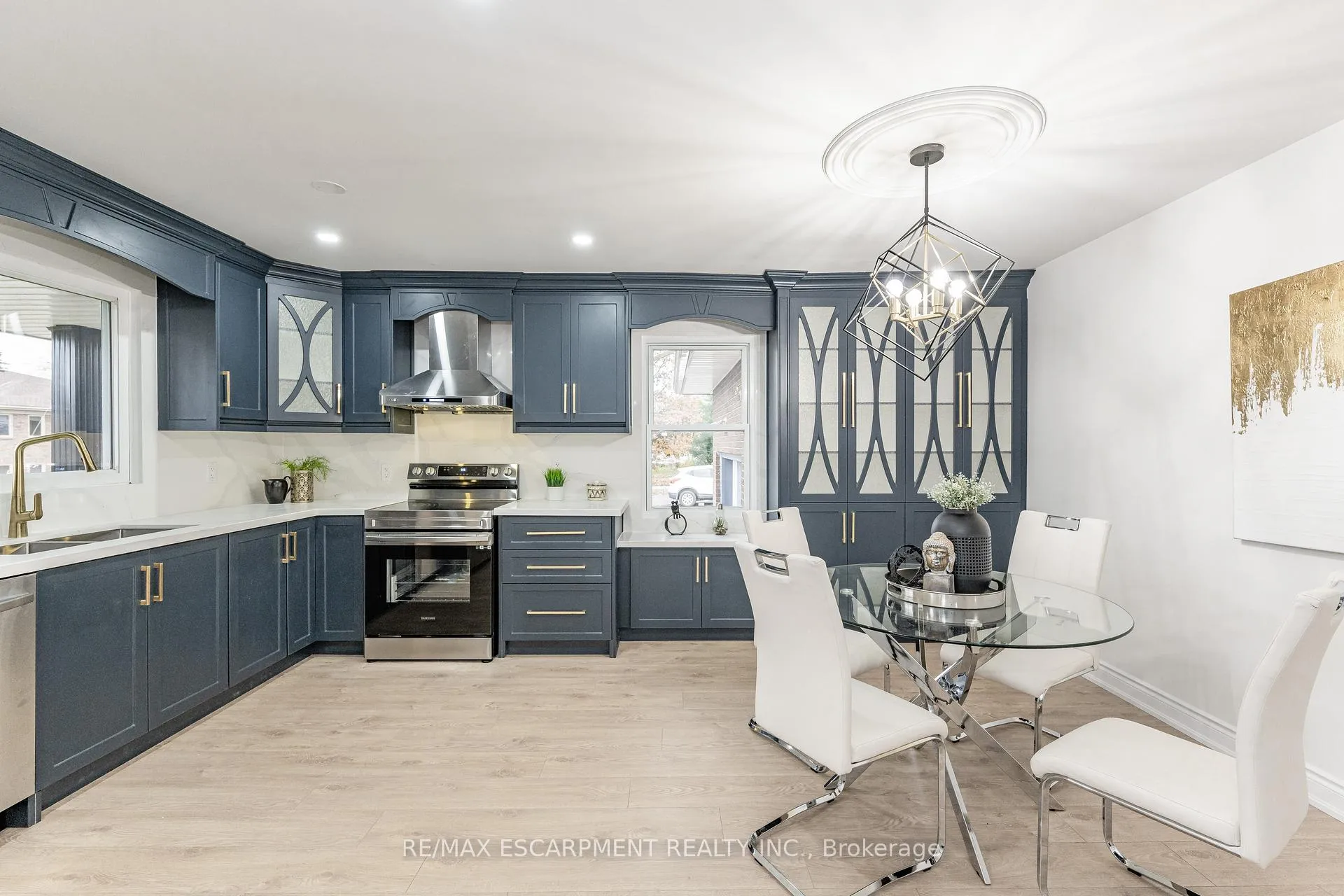 Photo 7 of Unit MAIN, 3045 Portage Road, Niagara Falls, Church's Lane — HOMEH