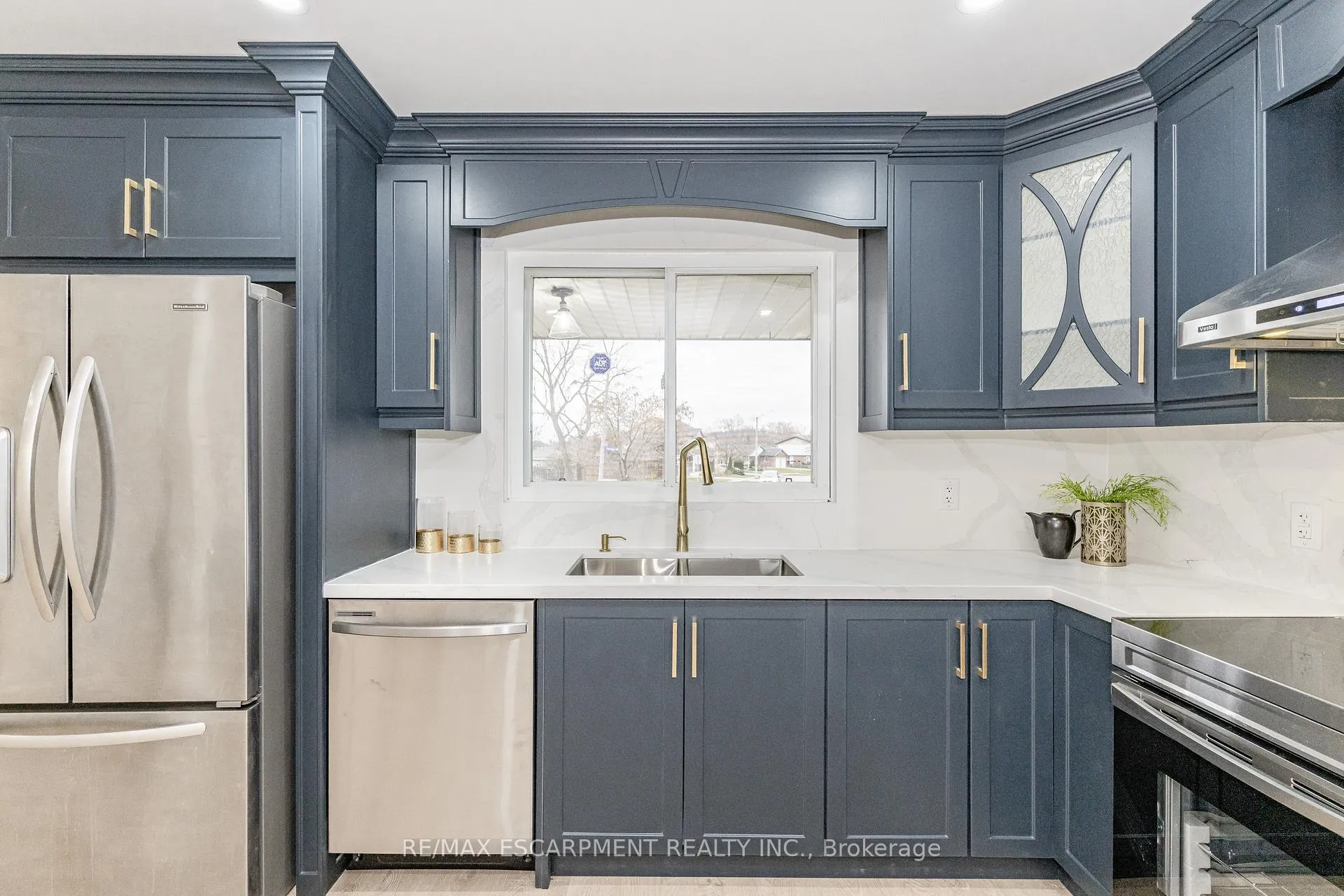 Photo 8 of Unit MAIN, 3045 Portage Road, Niagara Falls, Church's Lane — HOMEH