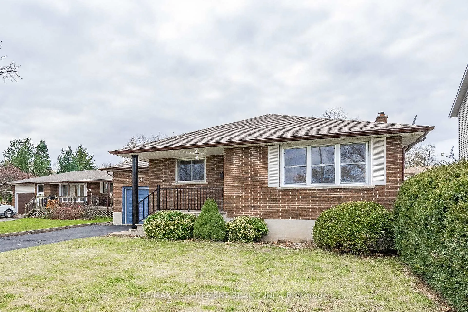 Photo 16 of Unit MAIN, 3045 Portage Road, Niagara Falls, Church's Lane — HOMEH