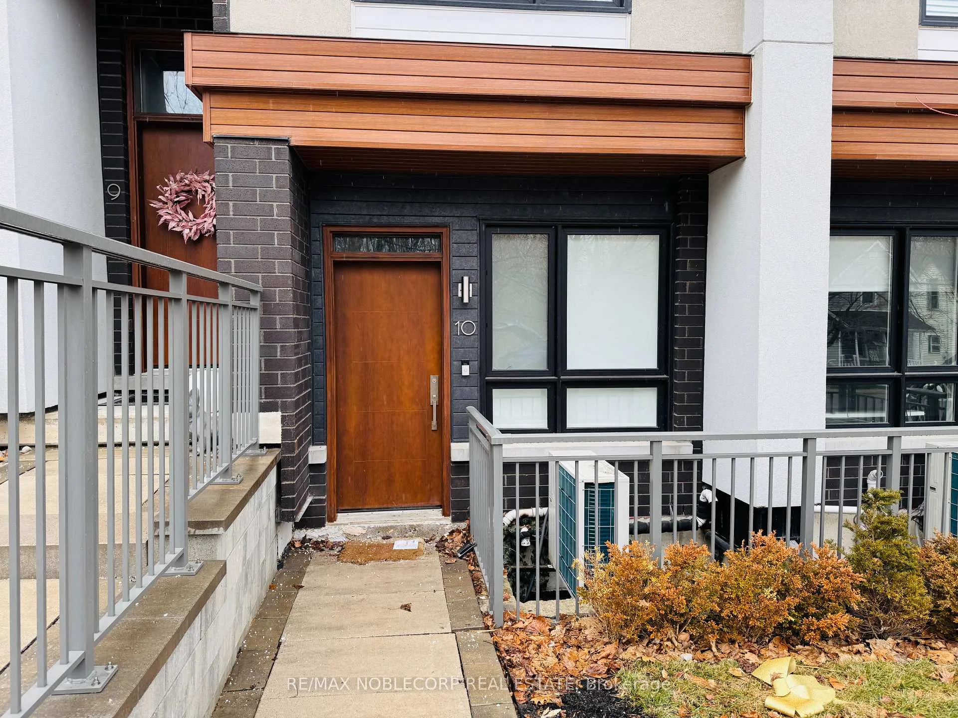 Photo 3 of Unit 10, 39 Robinson Street N, Grimsby, Grimsby East — HOMEH