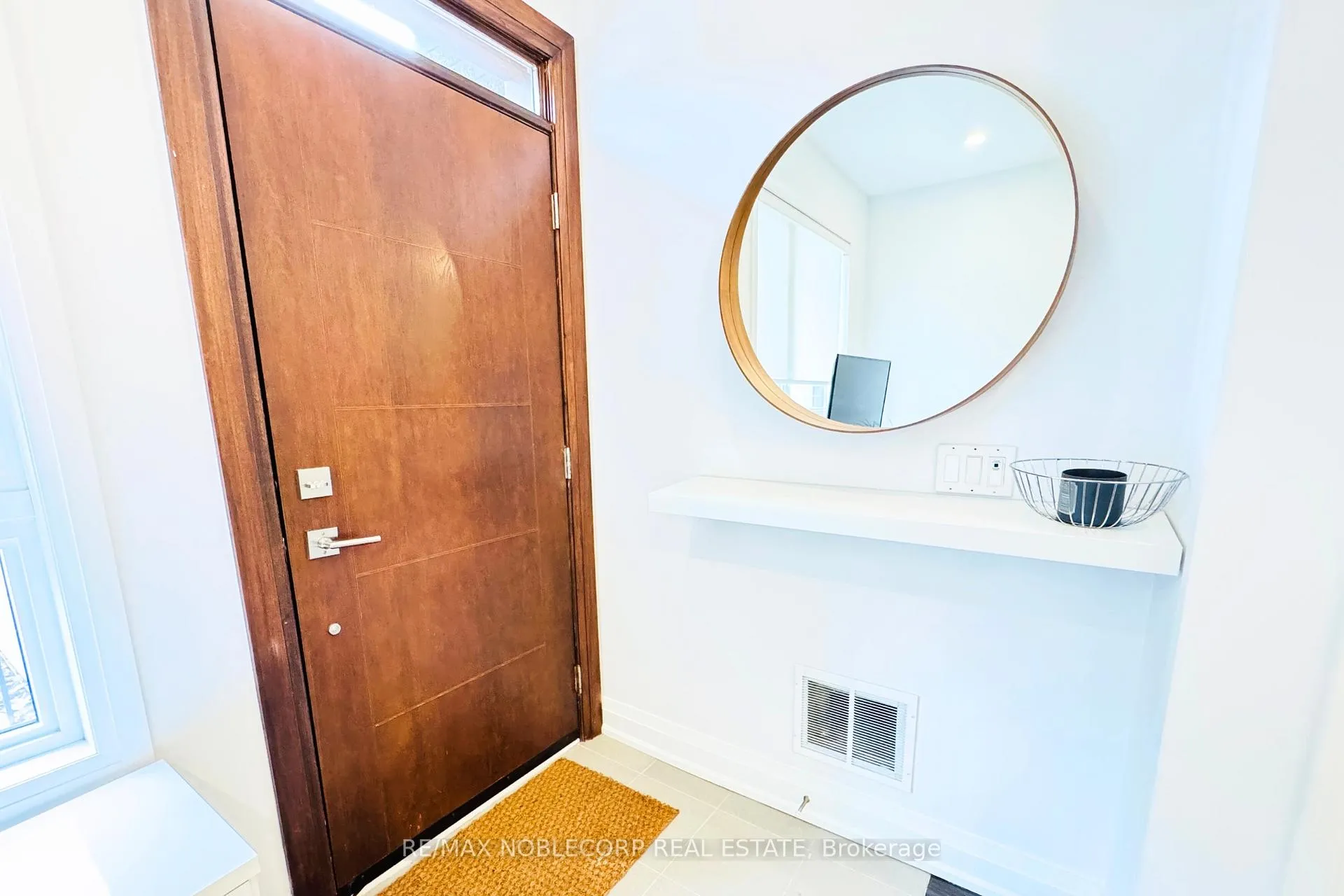 Photo 5 of Unit 10, 39 Robinson Street N, Grimsby, Grimsby East — HOMEH