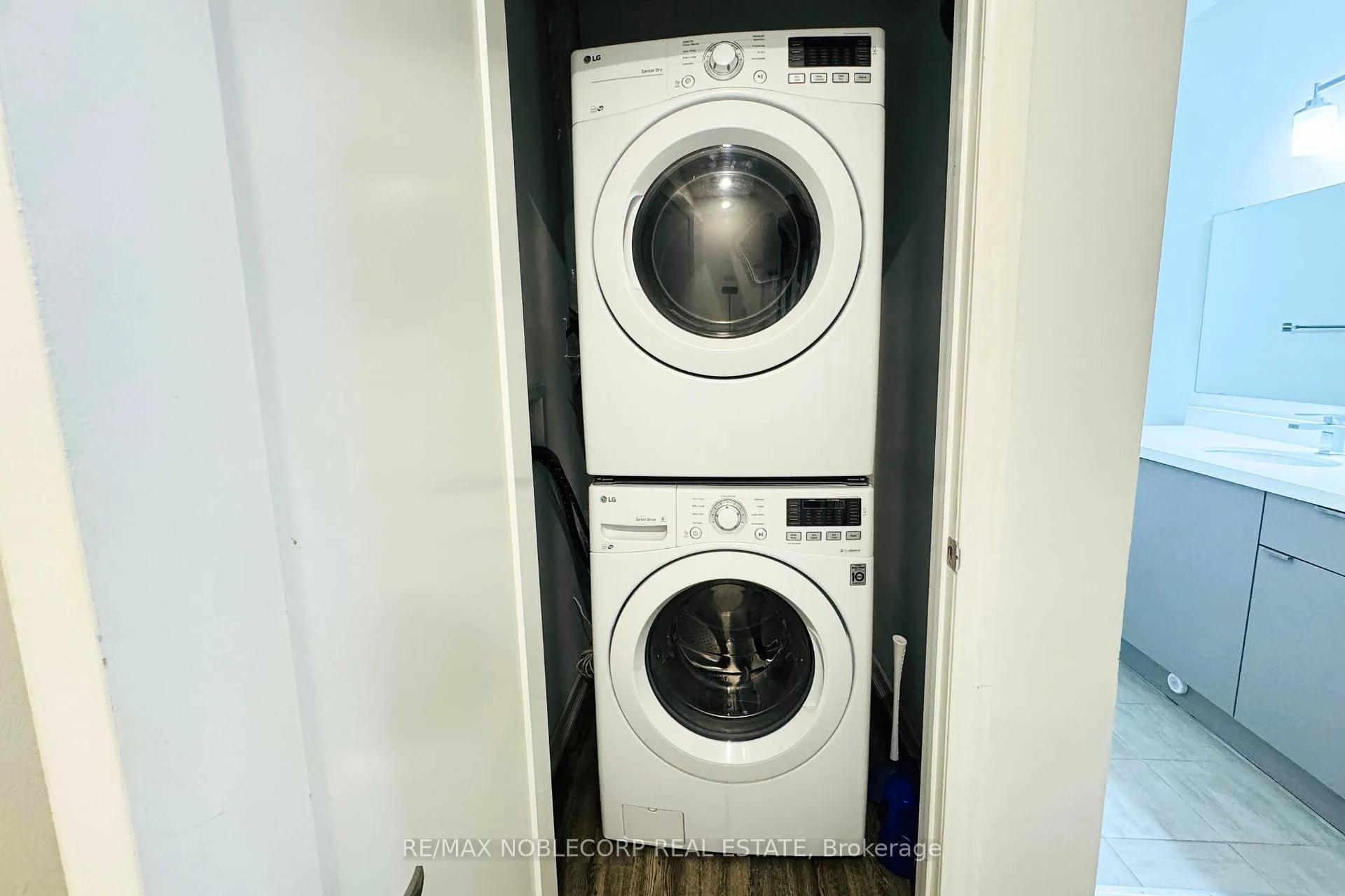 Photo 12 of Unit 10, 39 Robinson Street N, Grimsby, Grimsby East — HOMEH