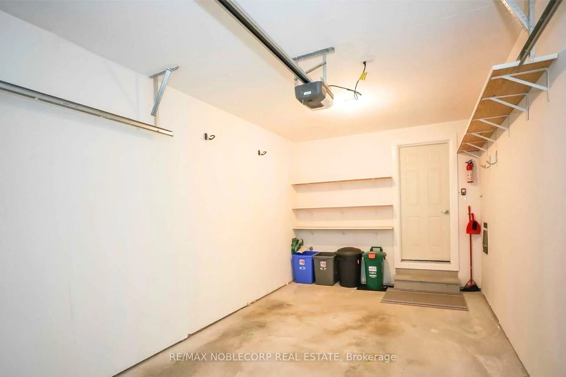 Photo 15 of Unit 10, 39 Robinson Street N, Grimsby, Grimsby East — HOMEH