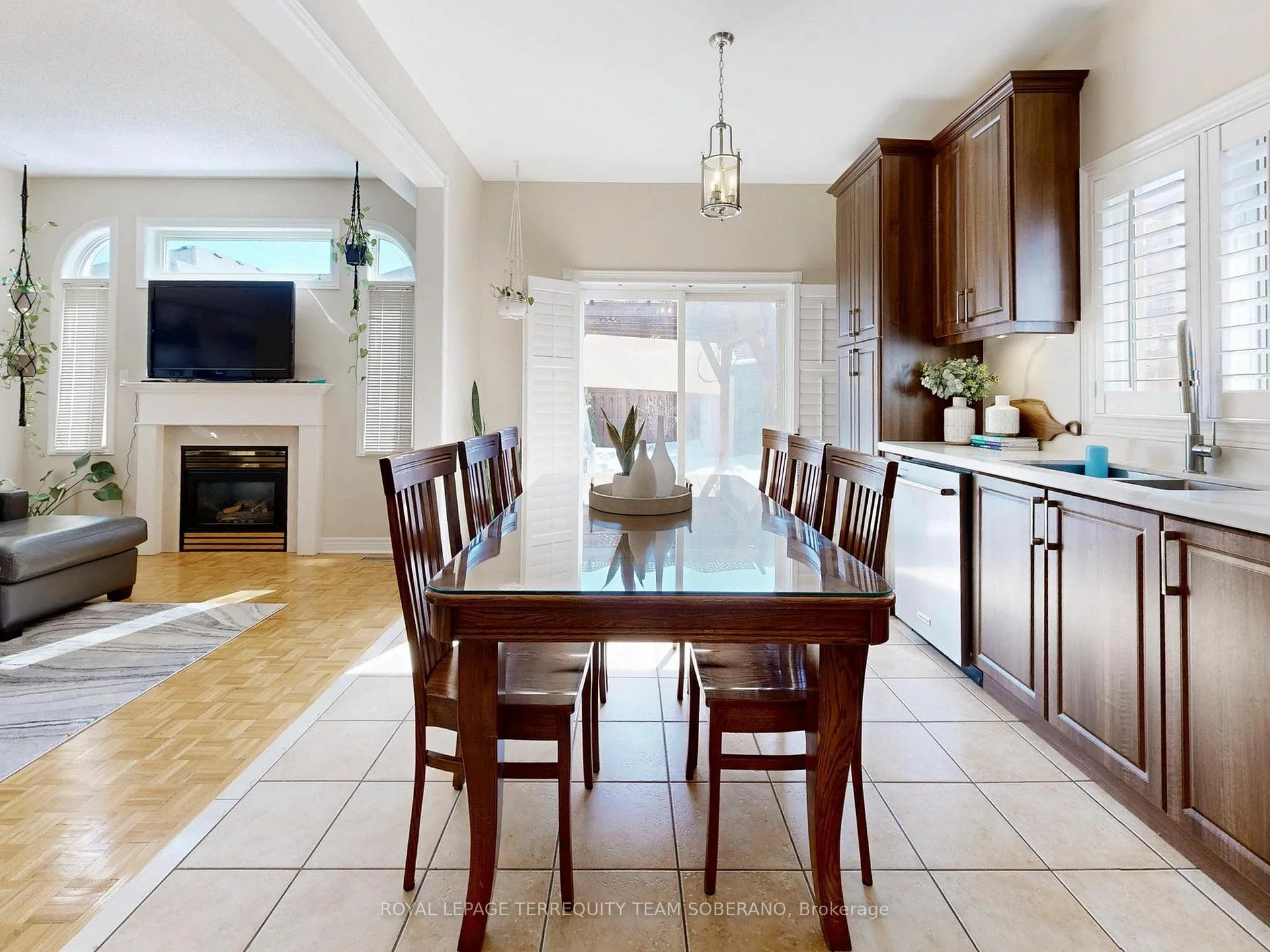 Photo 15 of 29 Monterey Road, Vaughan, Sonoma Heights — HOMEH