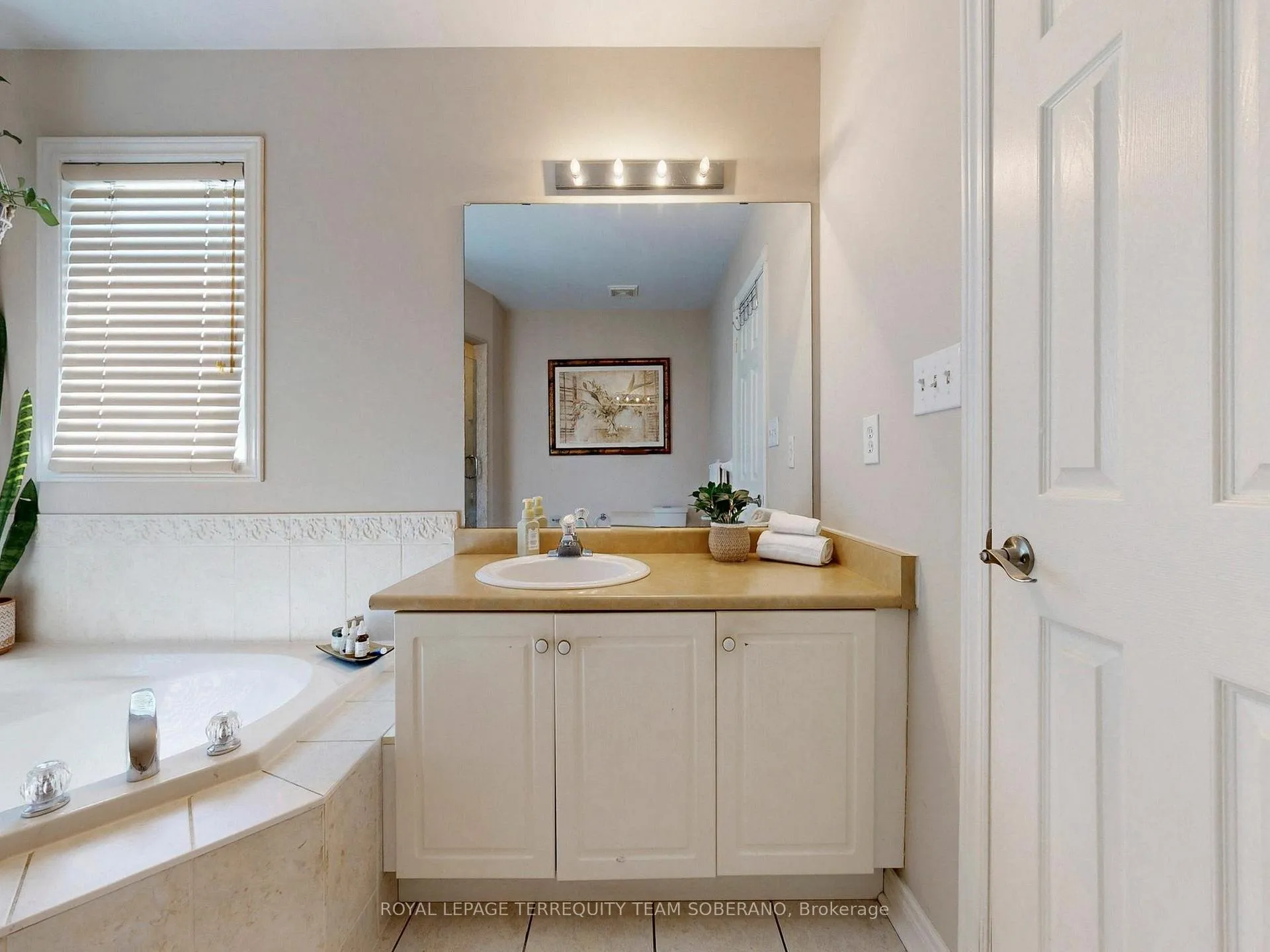 Photo 28 of 29 Monterey Road, Vaughan, Sonoma Heights — HOMEH