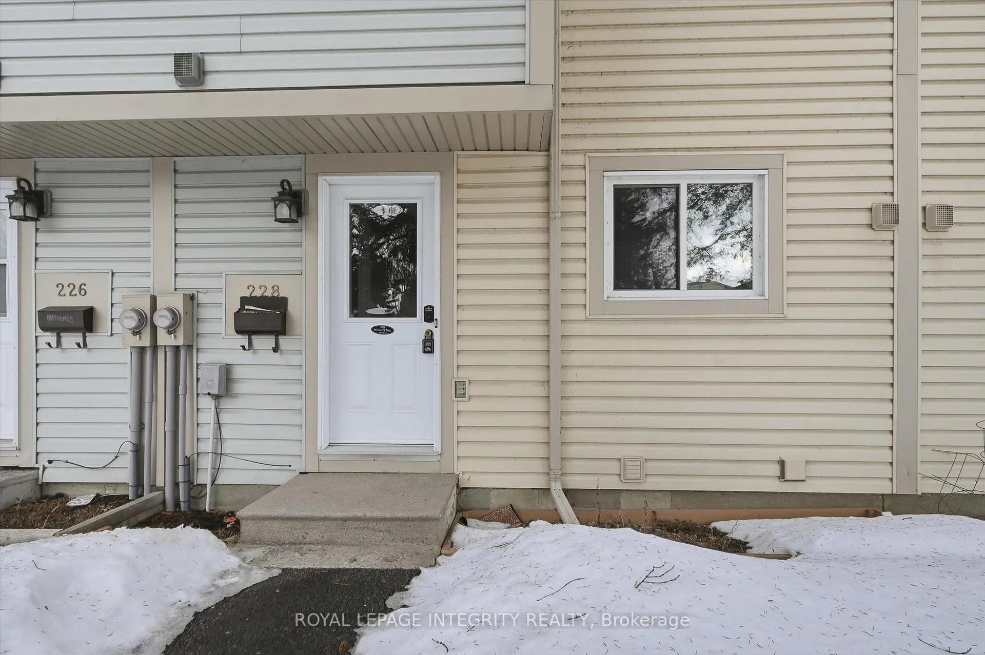 Photo 2 of Unit 5, 228 Millroad Way, Ottawa, Chatelaine Village — HOMEH