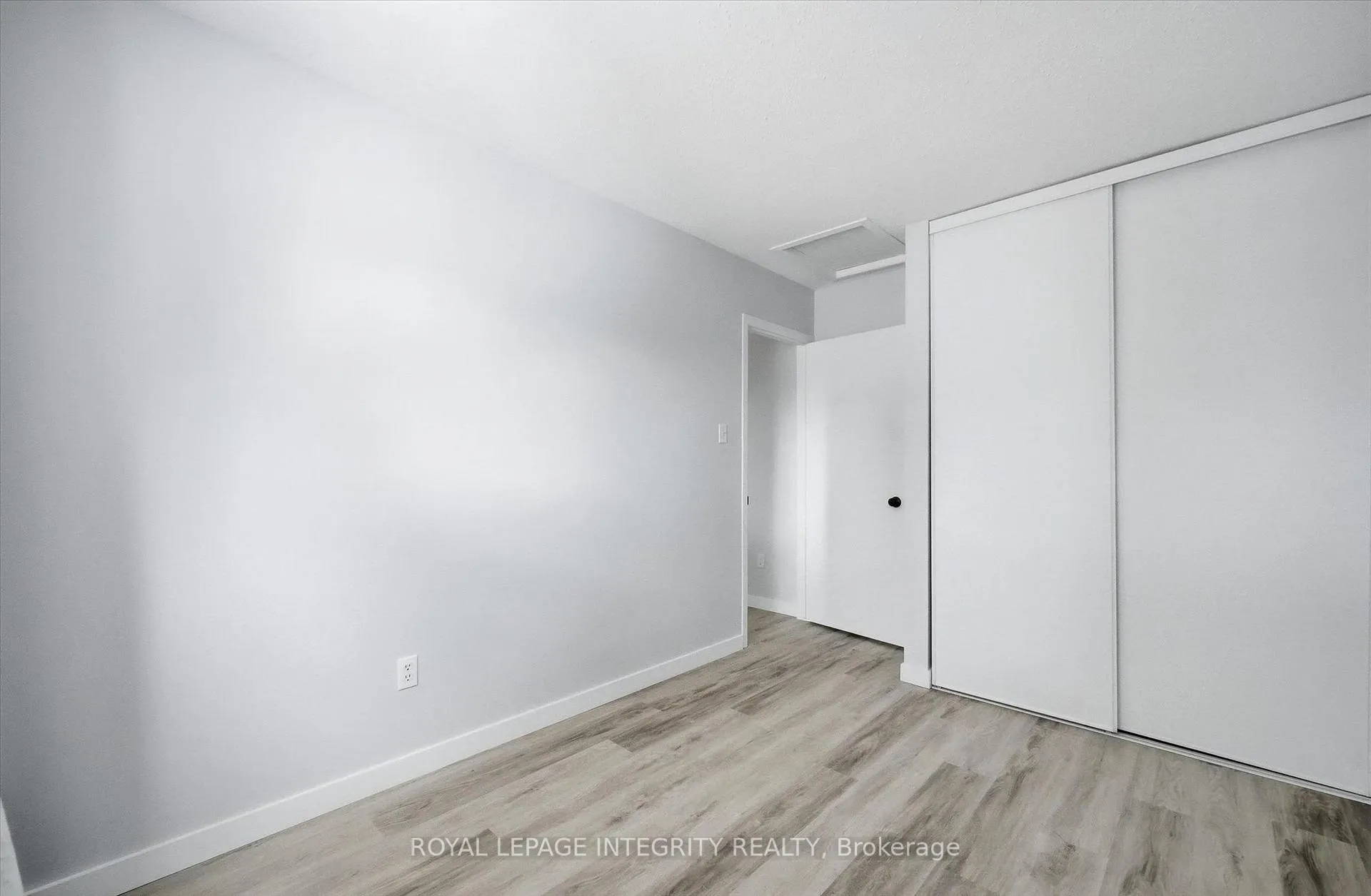 Photo 29 of Unit 5, 228 Millroad Way, Ottawa, Chatelaine Village — HOMEH
