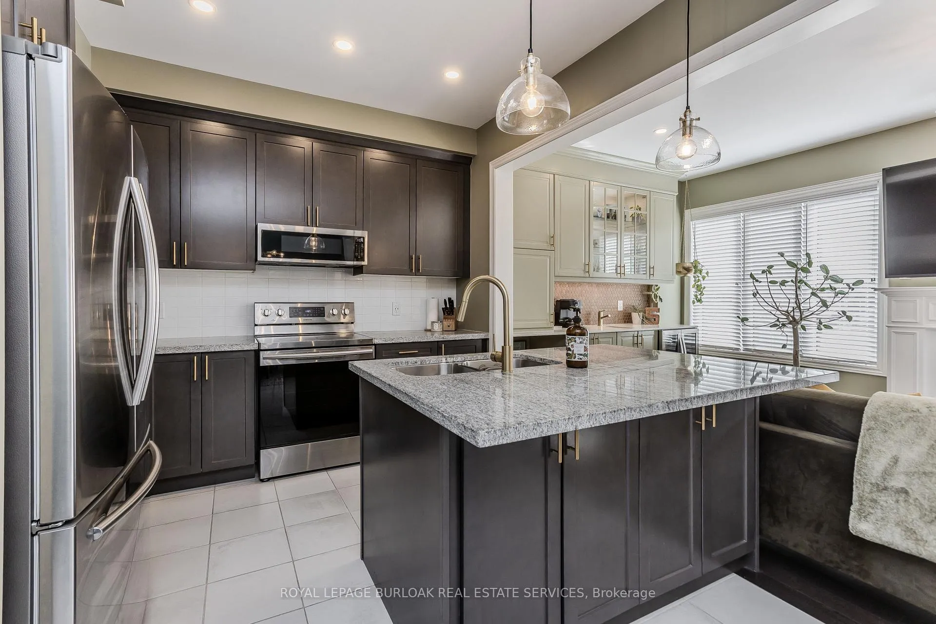 Photo 11 of 36 Heming Trail, Hamilton, Meadowlands — HOMEH