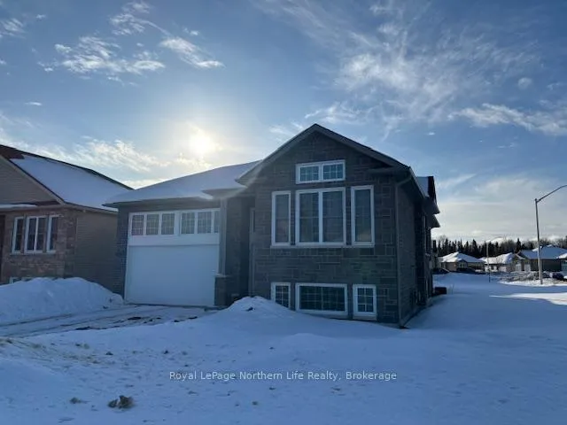 Photo 3 of 145 Turner Drive, North Bay, Ferris — HOMEH