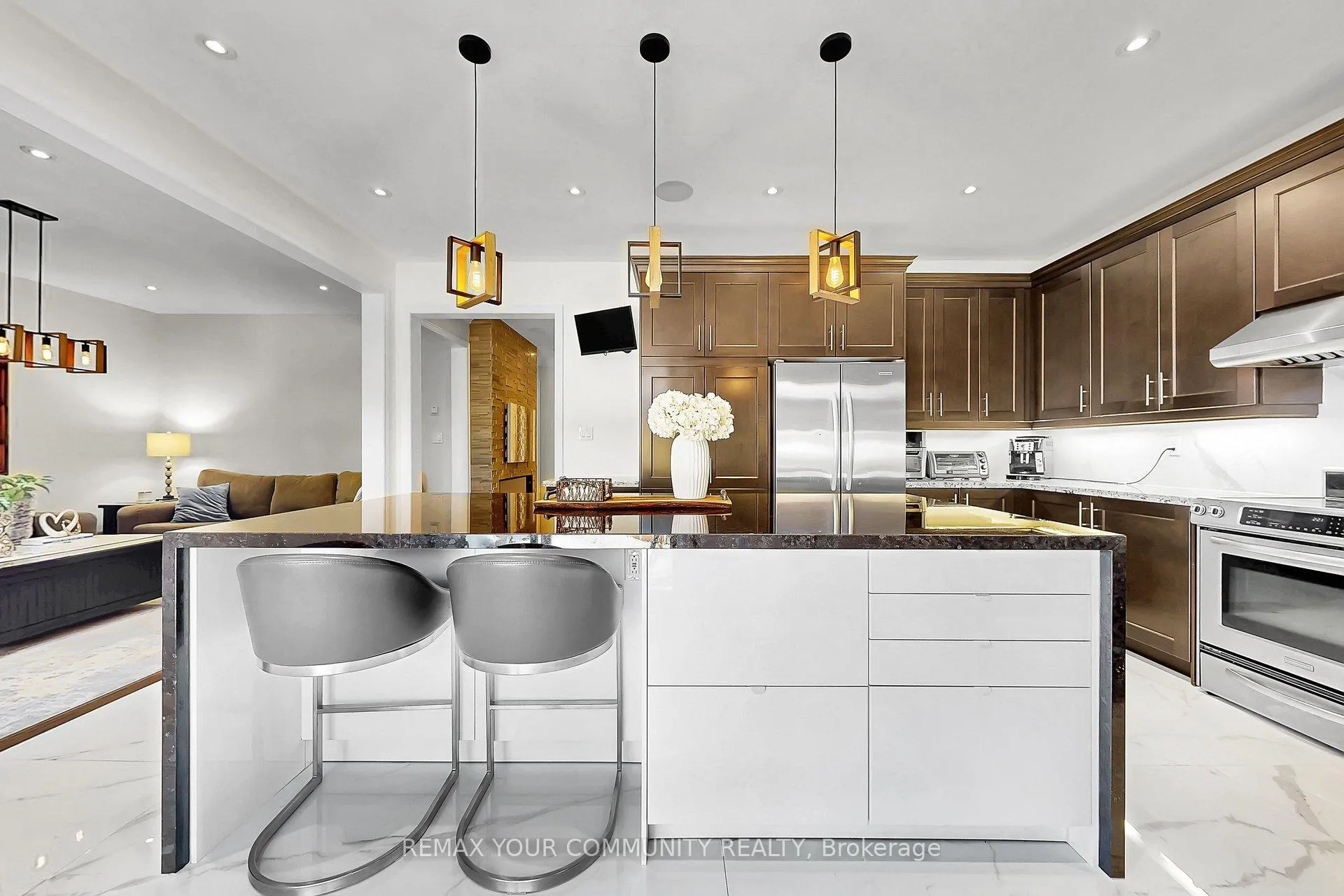 Photo 12 of 67 Trudeau Drive, Vaughan, Vellore Village — HOMEH