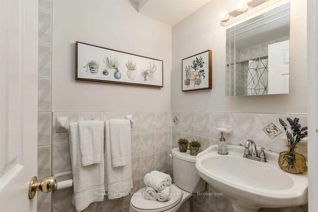 Photo 9 of Unit Upper, 148 Major Upper Street, North York, St. Andrew-Windfields — HOMEH