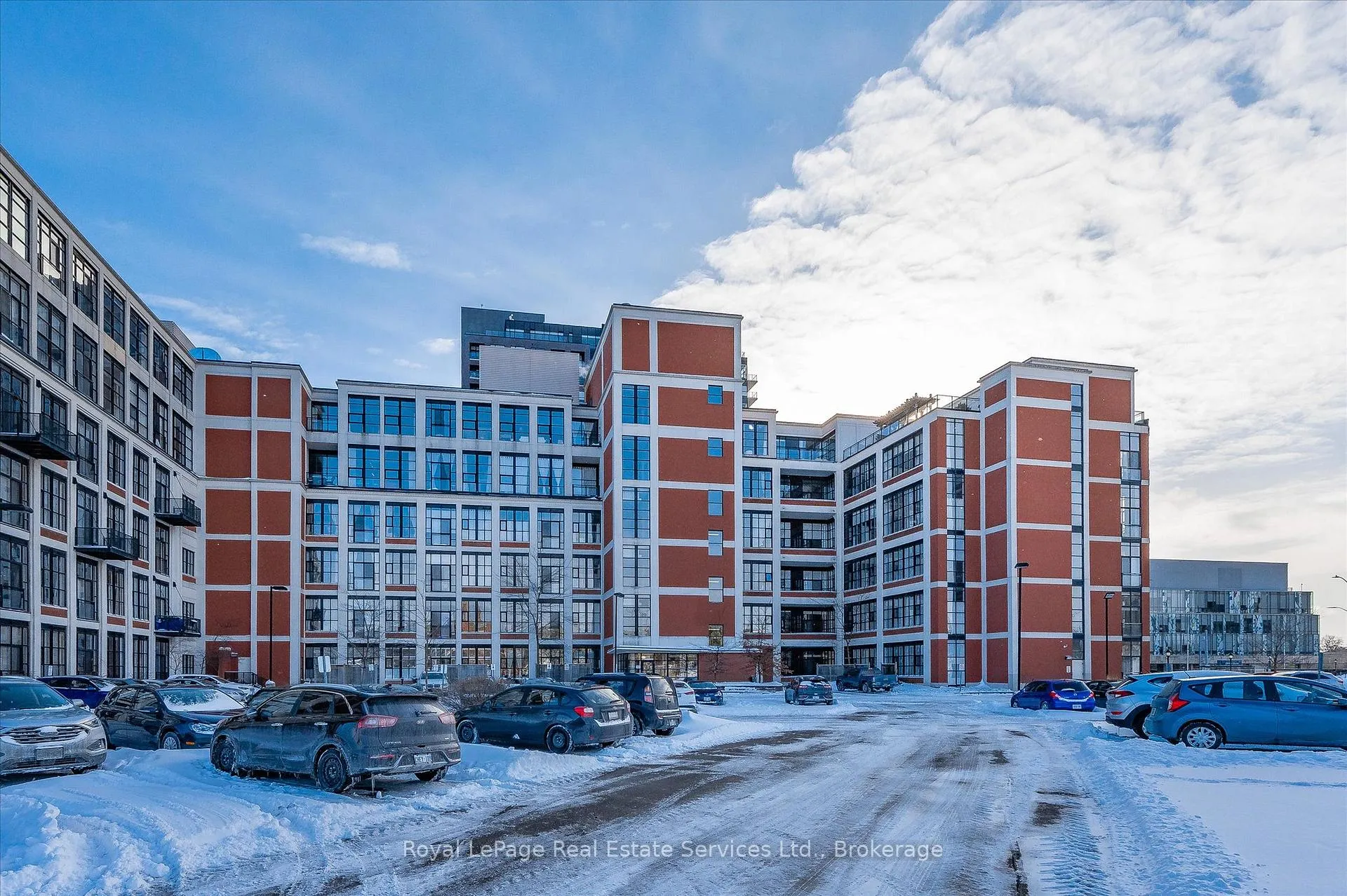 Front of Unit 308, 410 King Street W