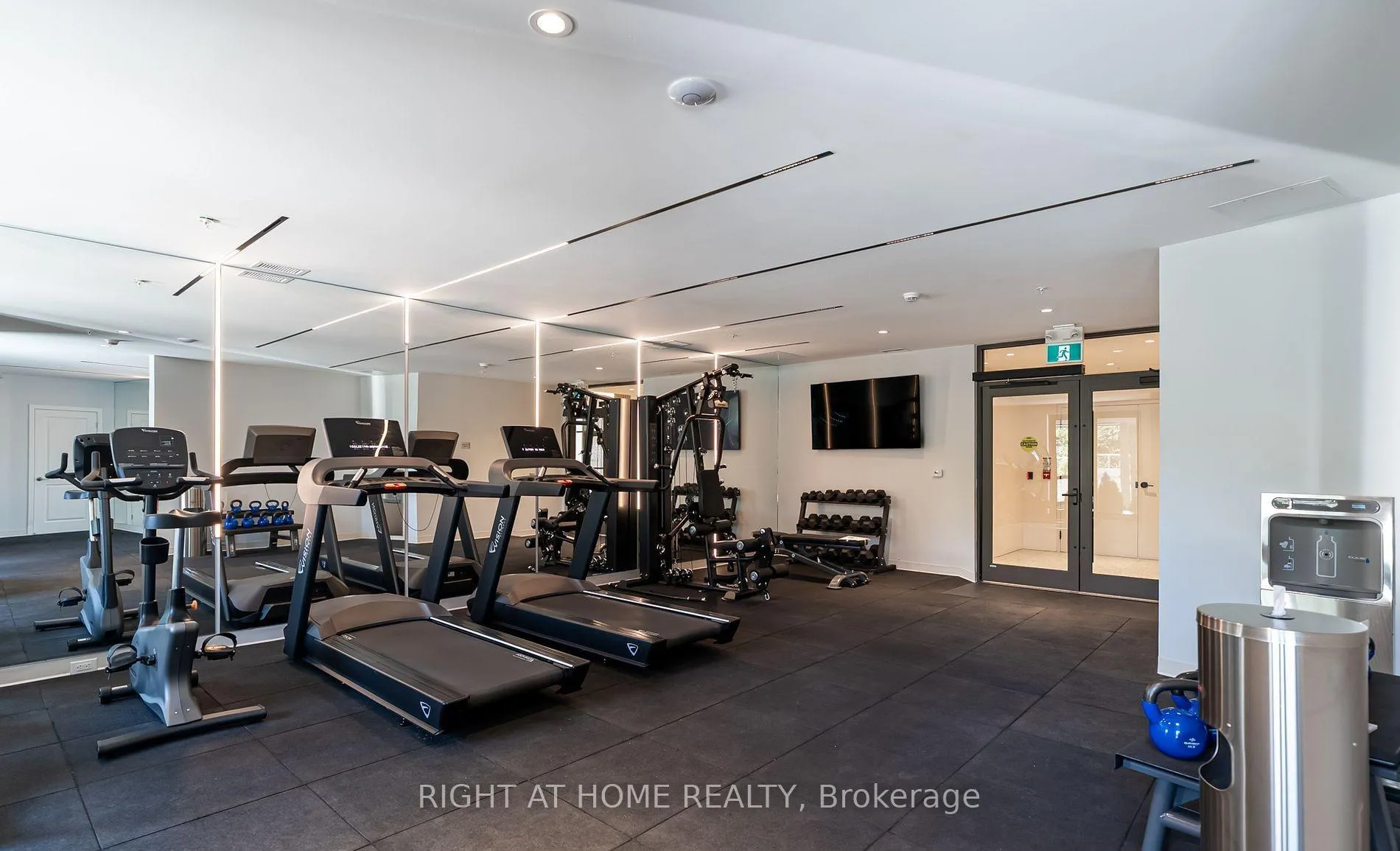Photo 5 of Unit 425, 385 Arctic Red Drive, Oshawa, Windfields — HOMEH