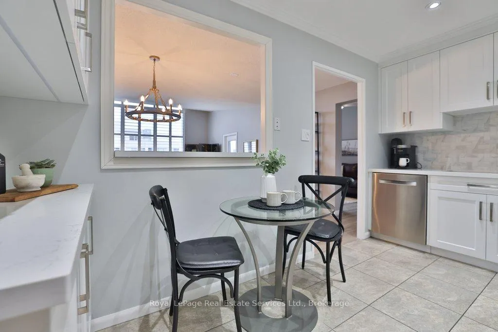 Photo 12 of Unit PH7, 2185 Marine Drive, Oakville, Bronte — HOMEH