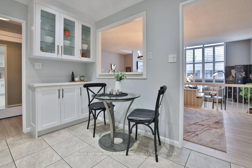 Photo 13 of Unit PH7, 2185 Marine Drive, Oakville, Bronte — HOMEH