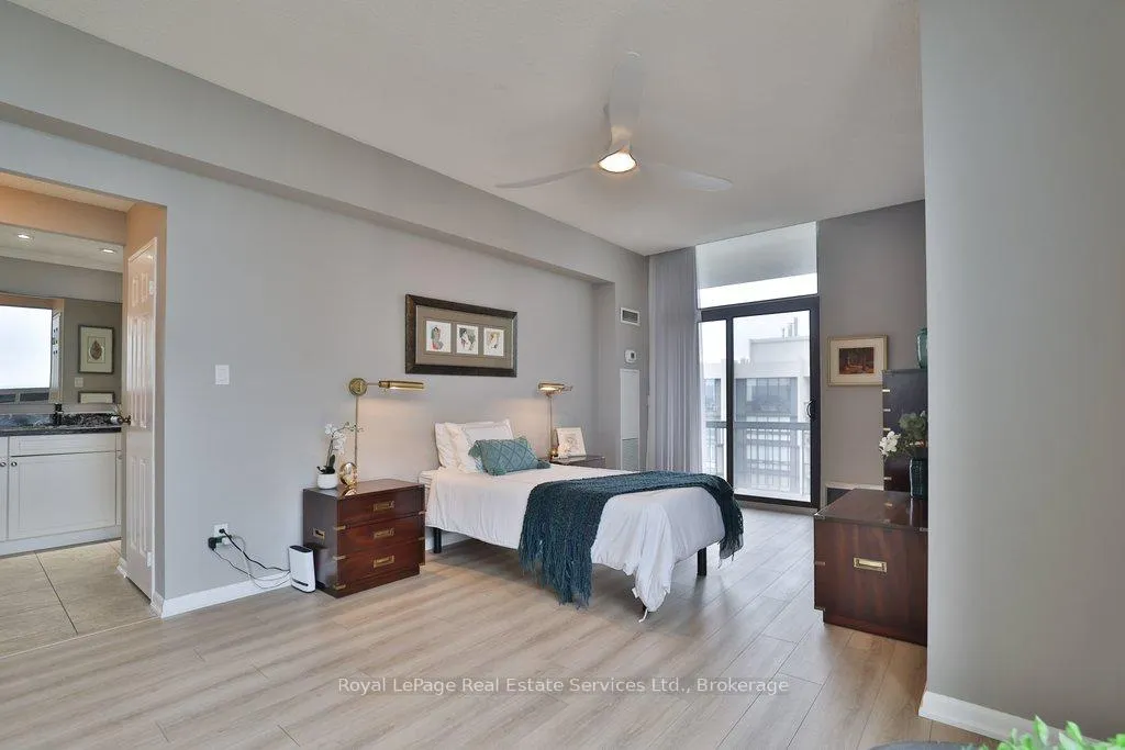 Photo 30 of Unit PH7, 2185 Marine Drive, Oakville, Bronte — HOMEH