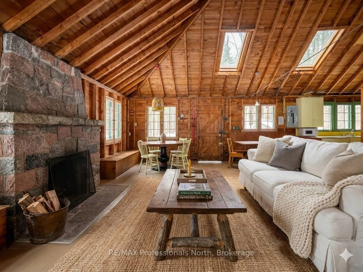 Photo 3 of 1005 Deacons Trail, Algonquin Highlands, Stanhope — HOMEH