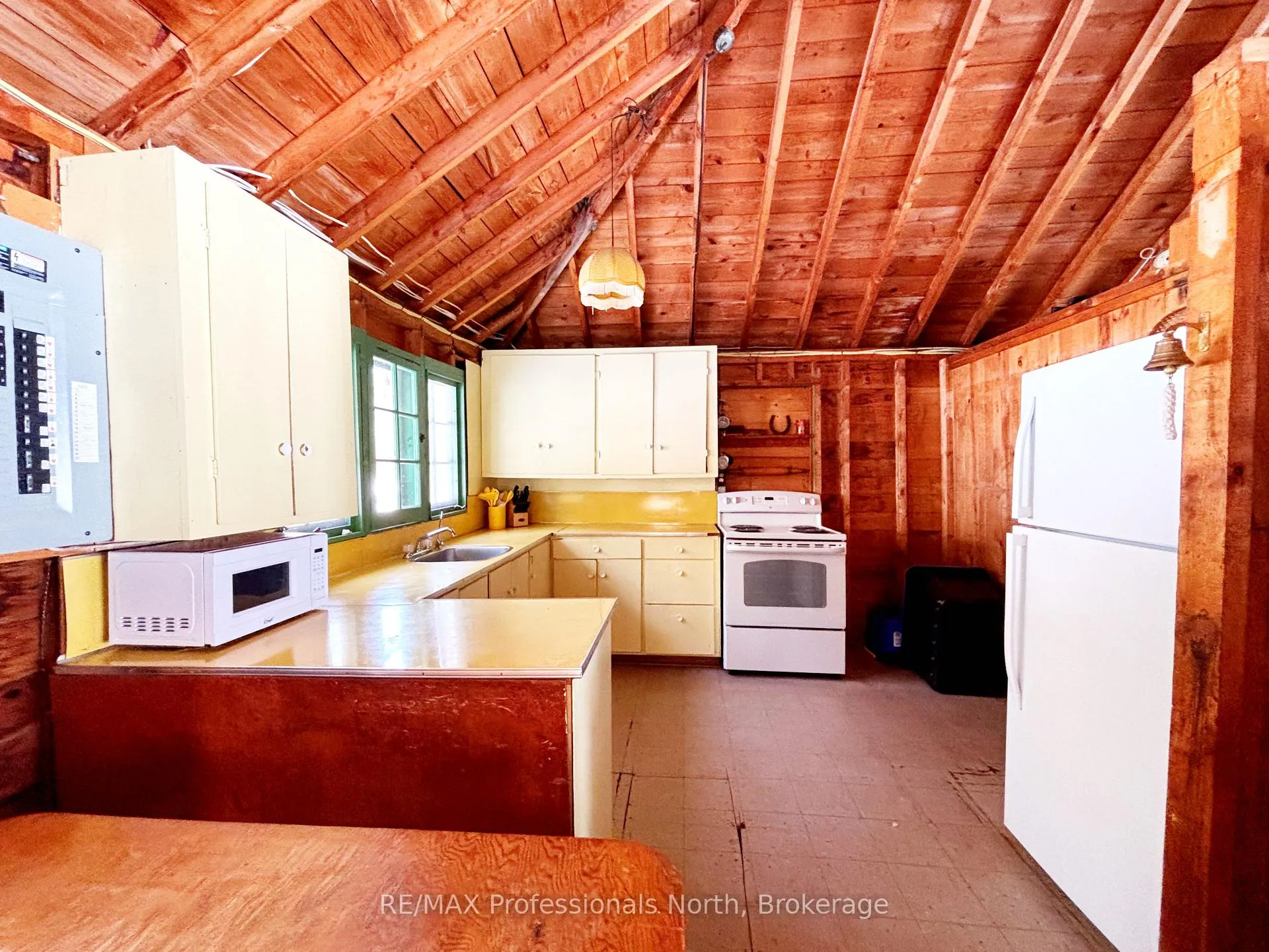 Photo 6 of 1005 Deacons Trail, Algonquin Highlands, Stanhope — HOMEH