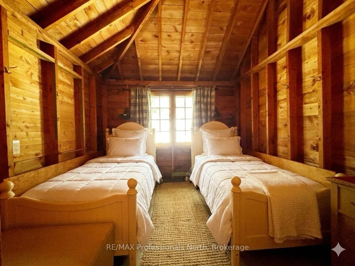 Photo 10 of 1005 Deacons Trail, Algonquin Highlands, Stanhope — HOMEH