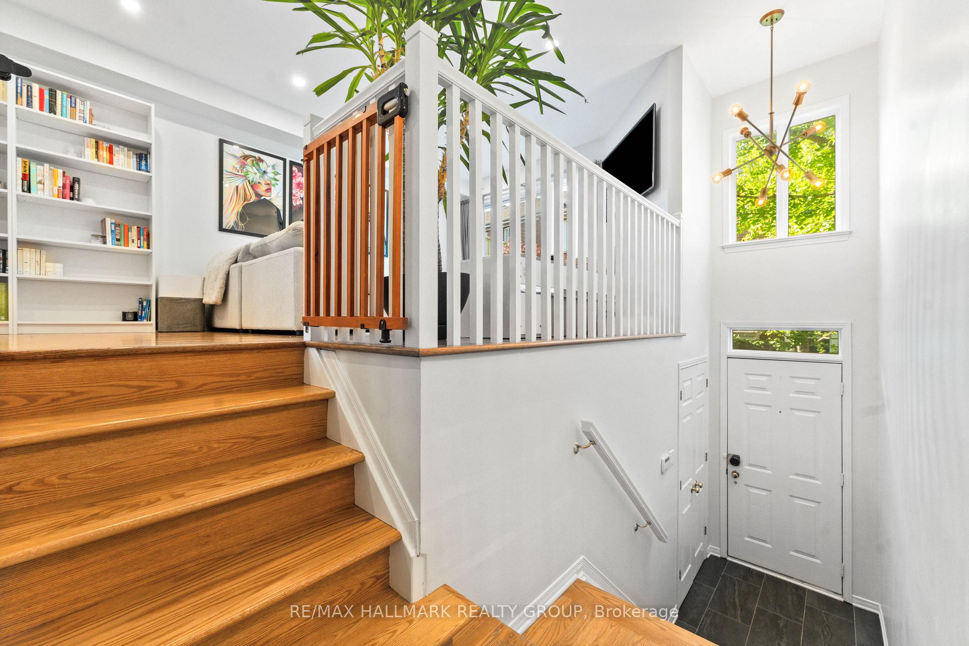 Photo 3 of 2 Prudhomme Private, Ottawa, Lower Town — HOMEH