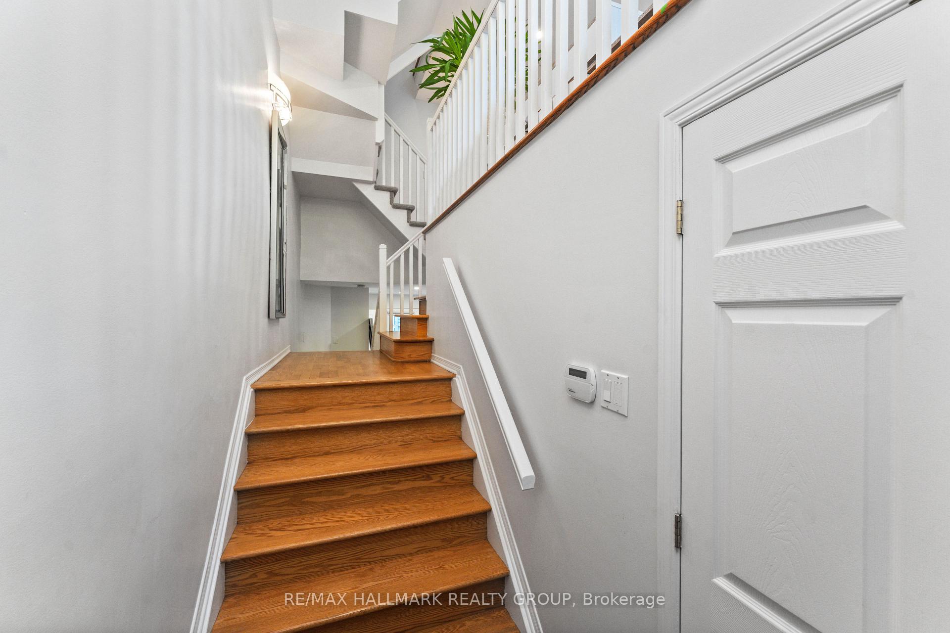 Photo 4 of 2 Prudhomme Private, Ottawa, Lower Town — HOMEH