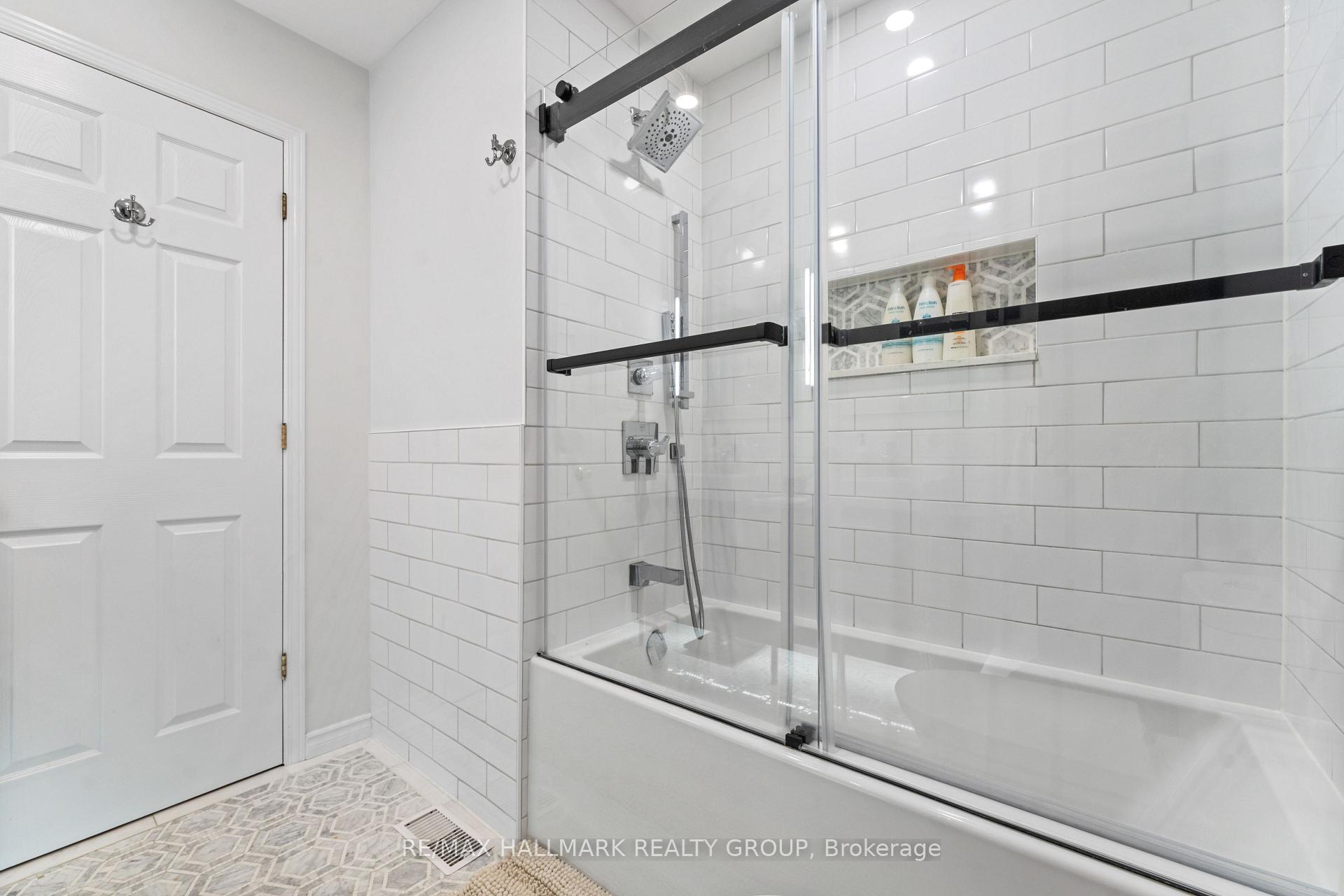 Photo 17 of 2 Prudhomme Private, Ottawa, Lower Town — HOMEH