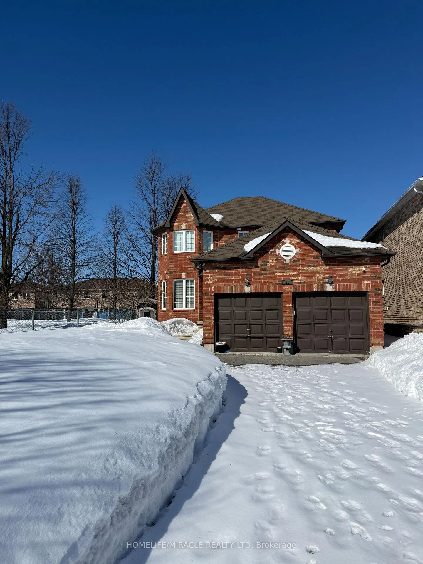 Photo 3 of 20 William Paddison Drive, Barrie, Georgian Drive — HOMEH