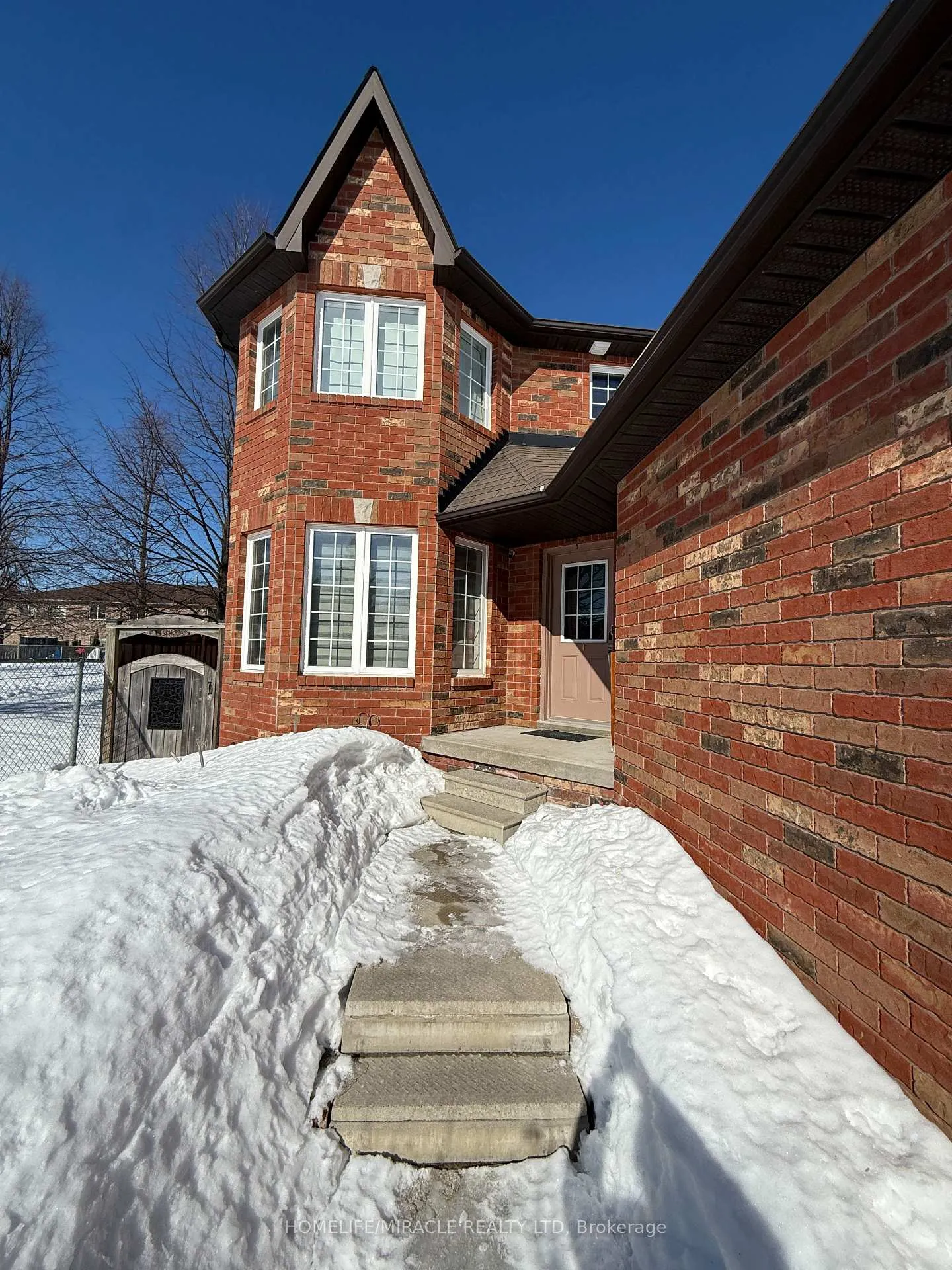 Photo 4 of 20 William Paddison Drive, Barrie, Georgian Drive — HOMEH