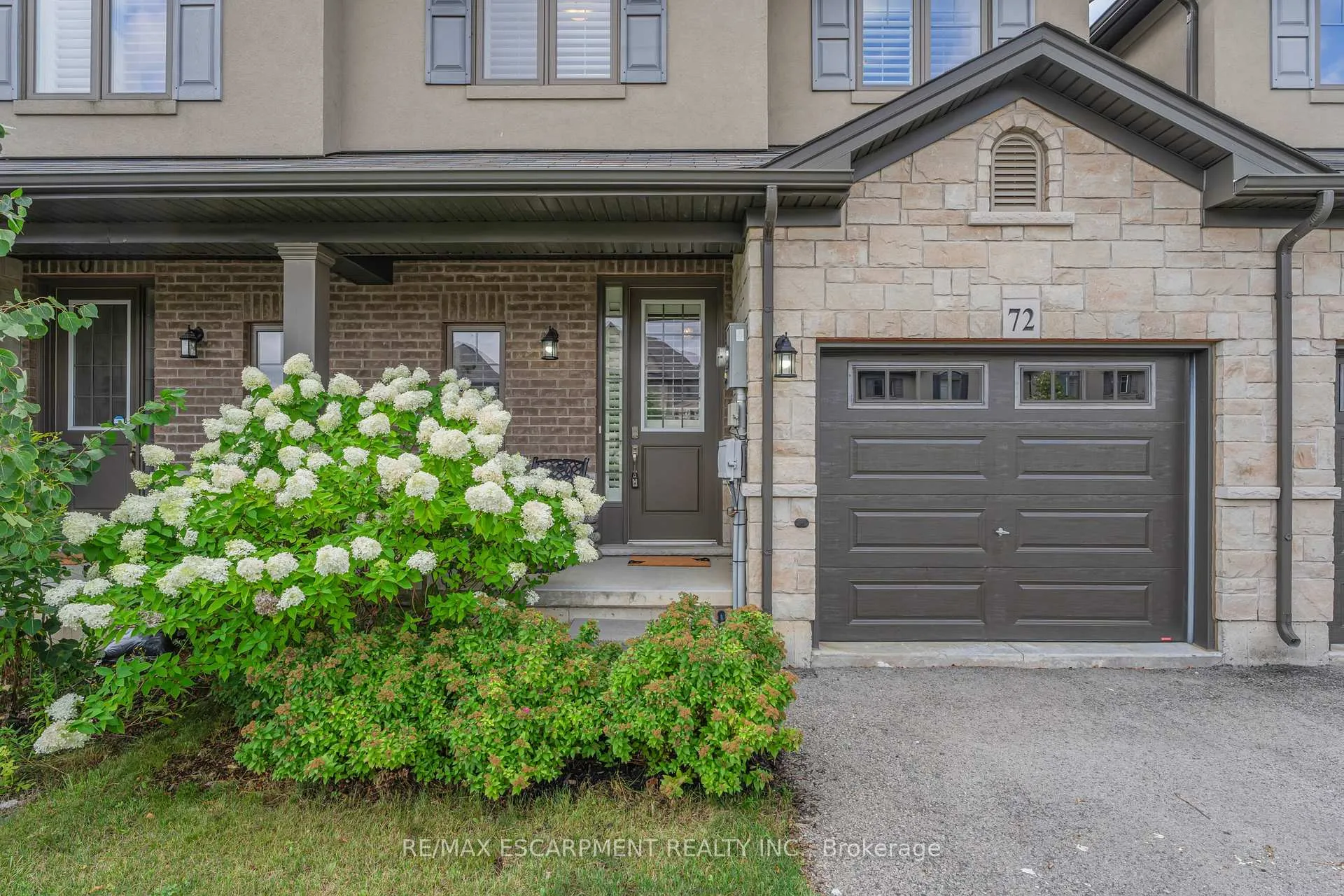 Photo 3 of 72 Dodman Crescent, Hamilton, Meadowlands — HOMEH