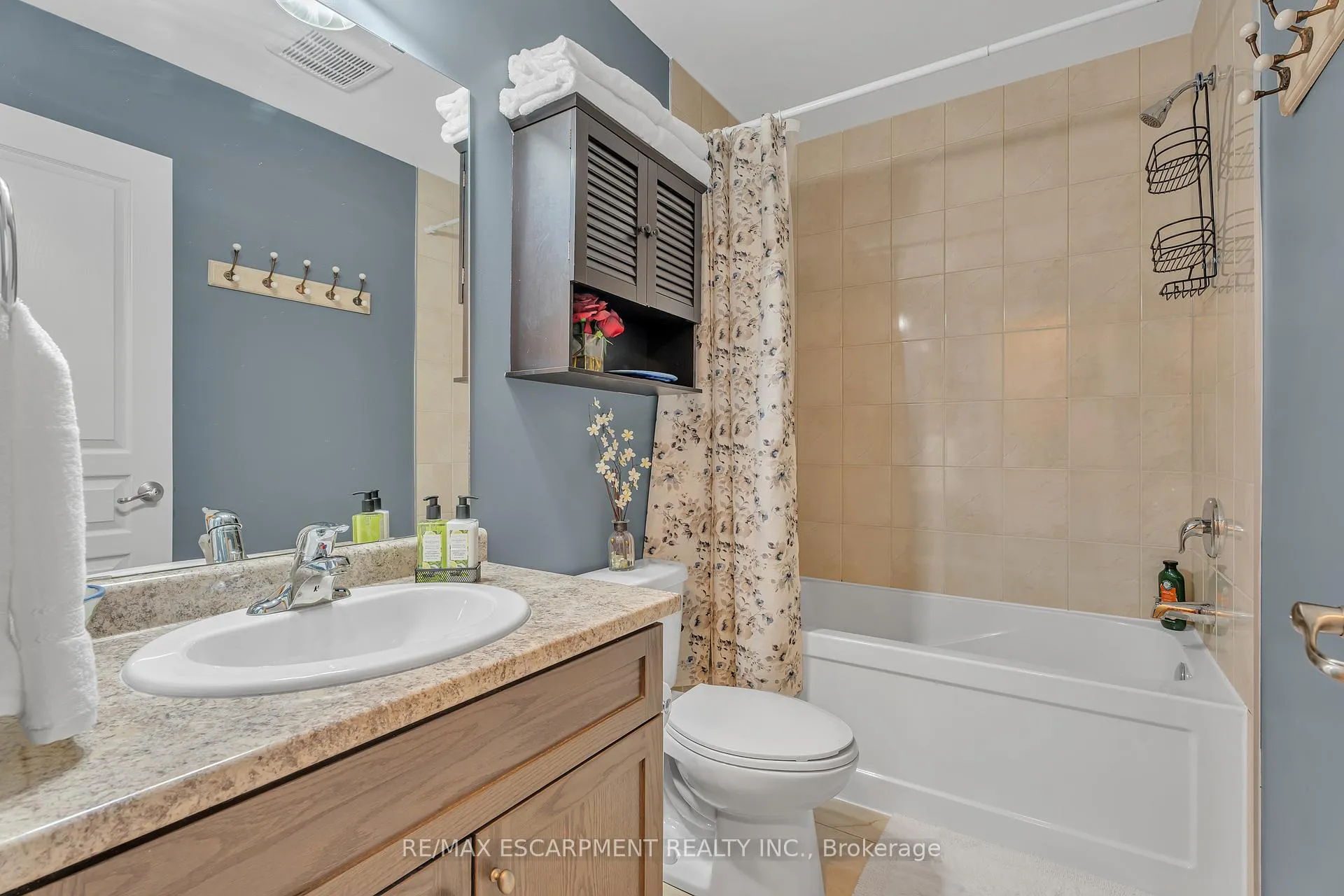 Photo 18 of 72 Dodman Crescent, Hamilton, Meadowlands — HOMEH