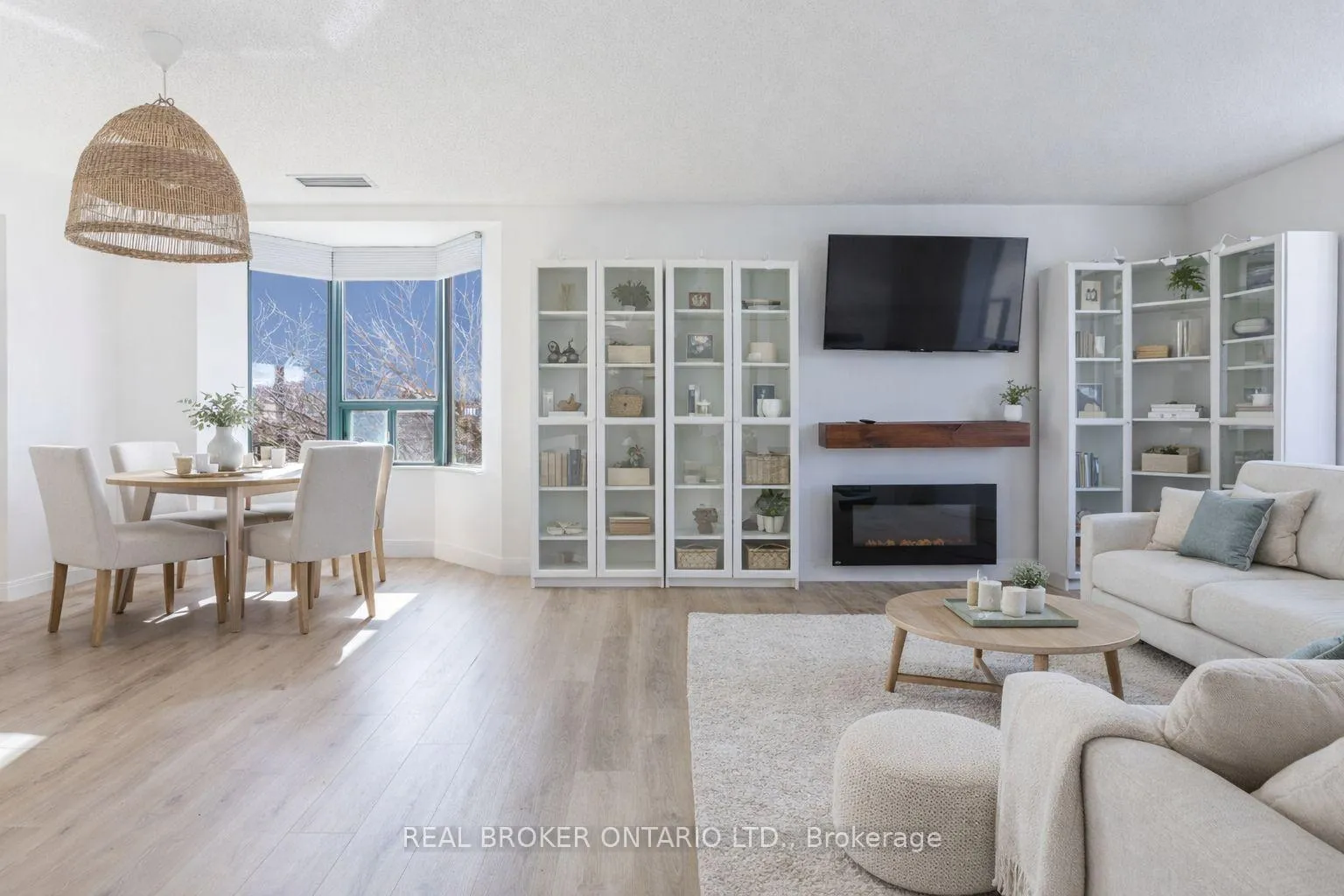 Photo 2 of Unit 404, 5 Ogilvie Street, Hamilton, Dundas — HOMEH