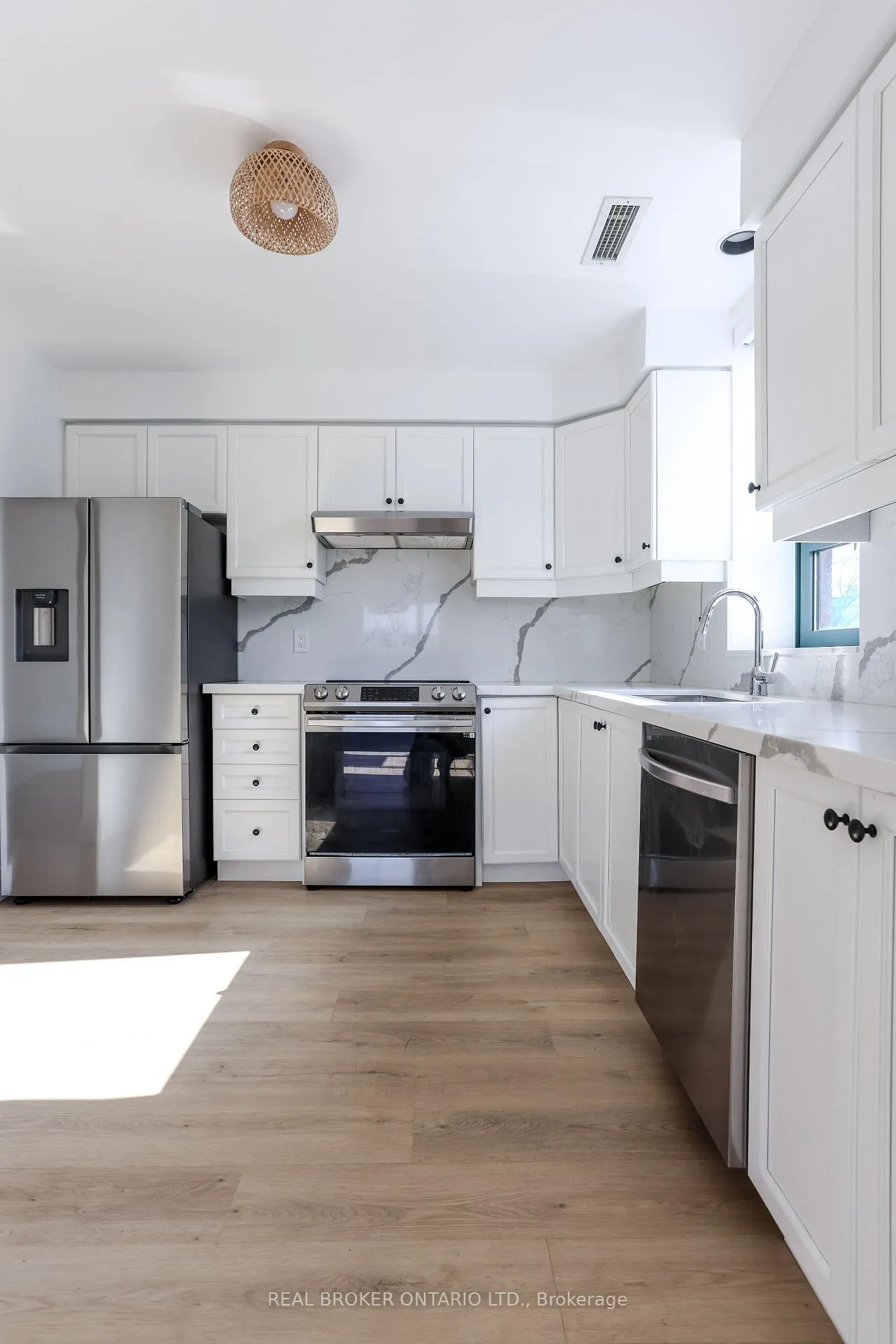 Photo 6 of Unit 404, 5 Ogilvie Street, Hamilton, Dundas — HOMEH