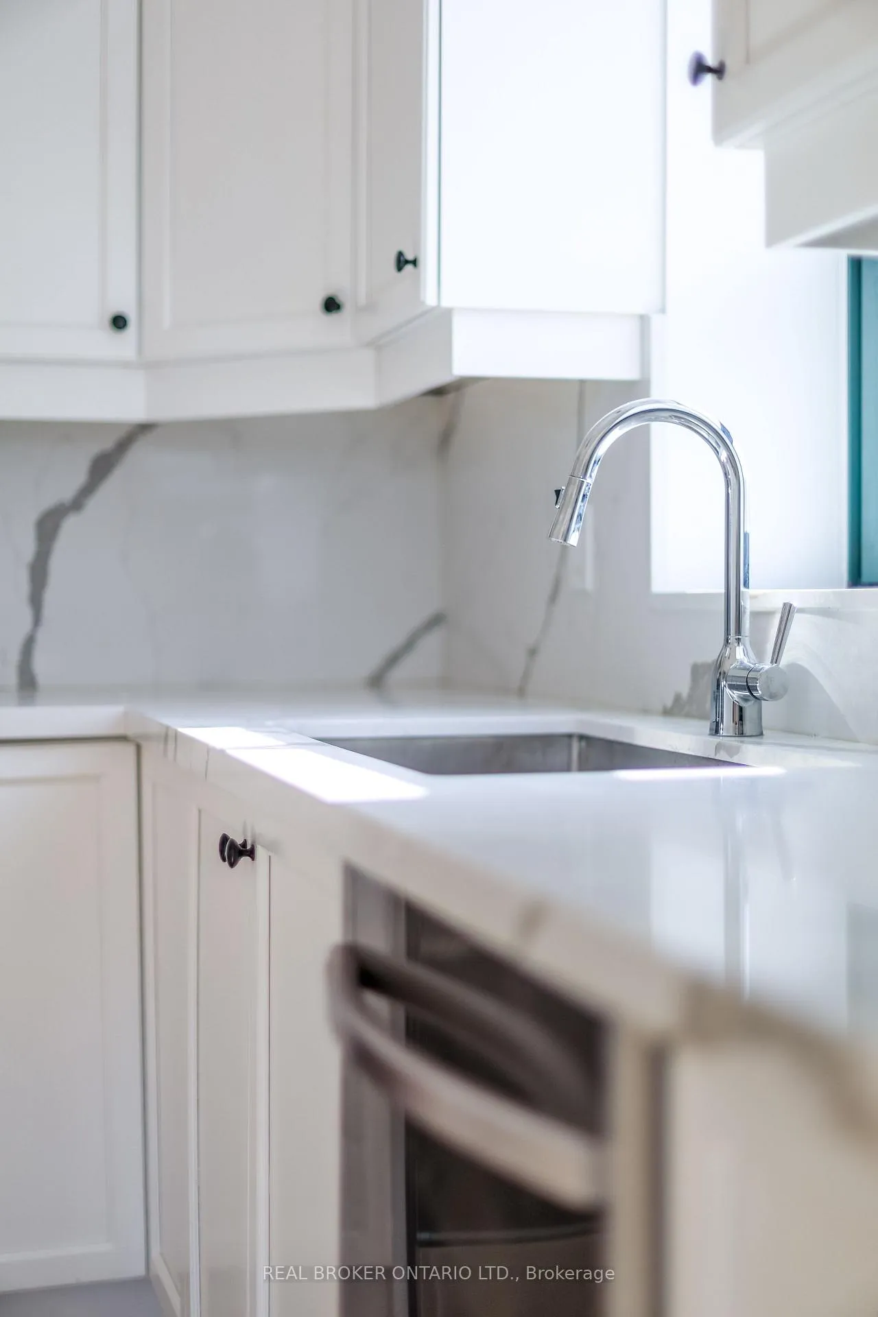 Photo 8 of Unit 404, 5 Ogilvie Street, Hamilton, Dundas — HOMEH