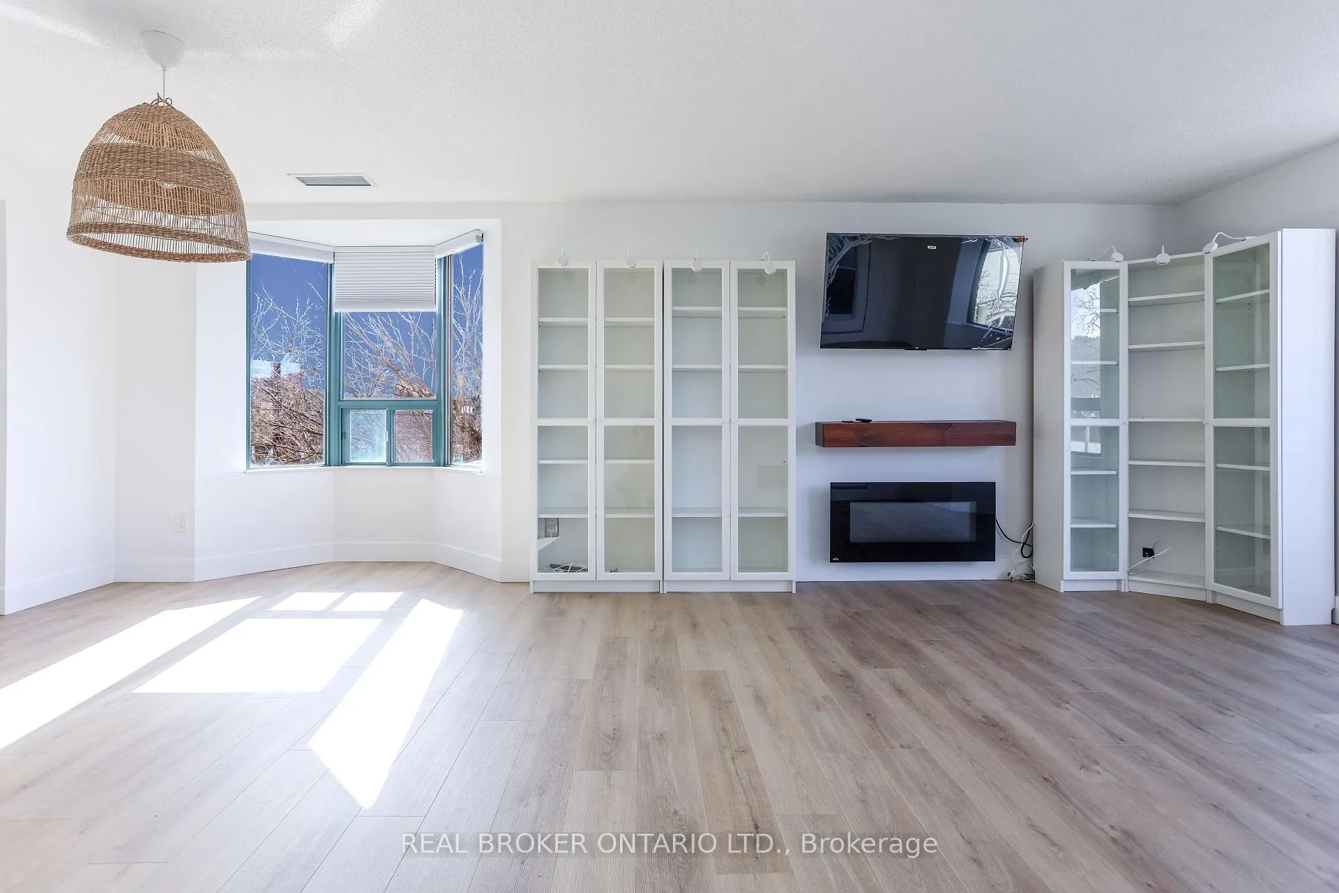 Photo 12 of Unit 404, 5 Ogilvie Street, Hamilton, Dundas — HOMEH