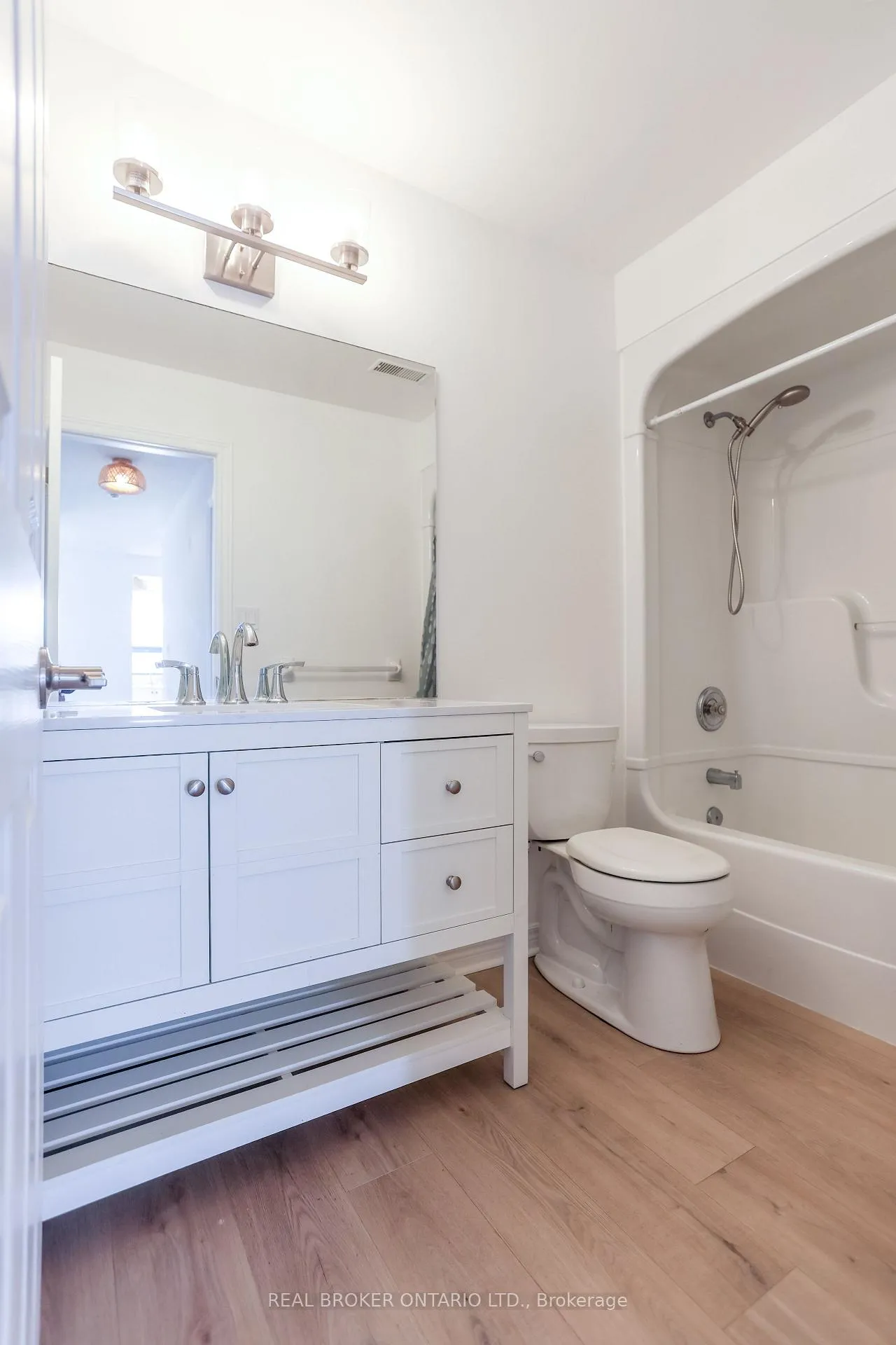 Photo 17 of Unit 404, 5 Ogilvie Street, Hamilton, Dundas — HOMEH