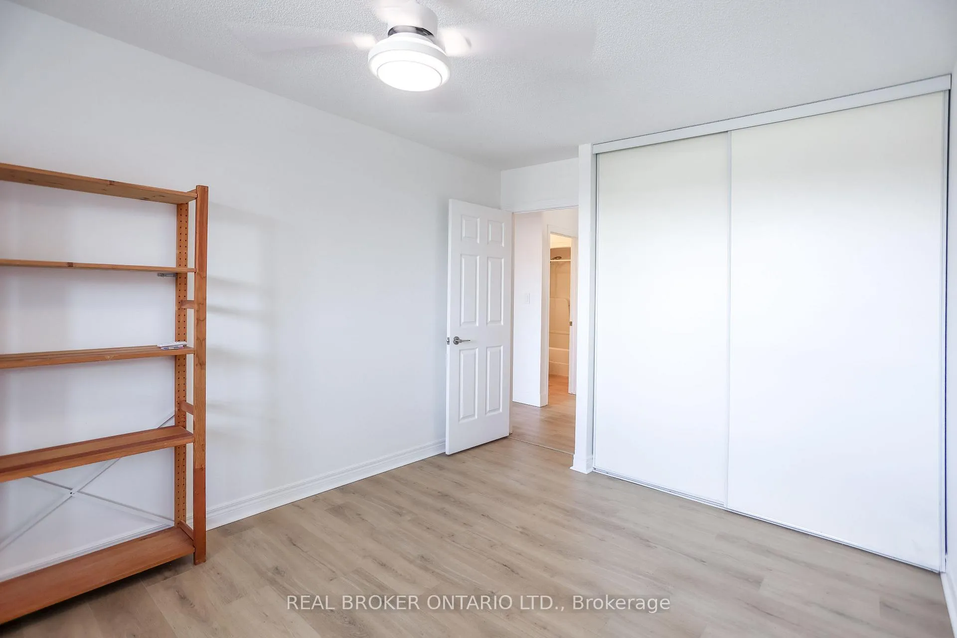 Photo 19 of Unit 404, 5 Ogilvie Street, Hamilton, Dundas — HOMEH