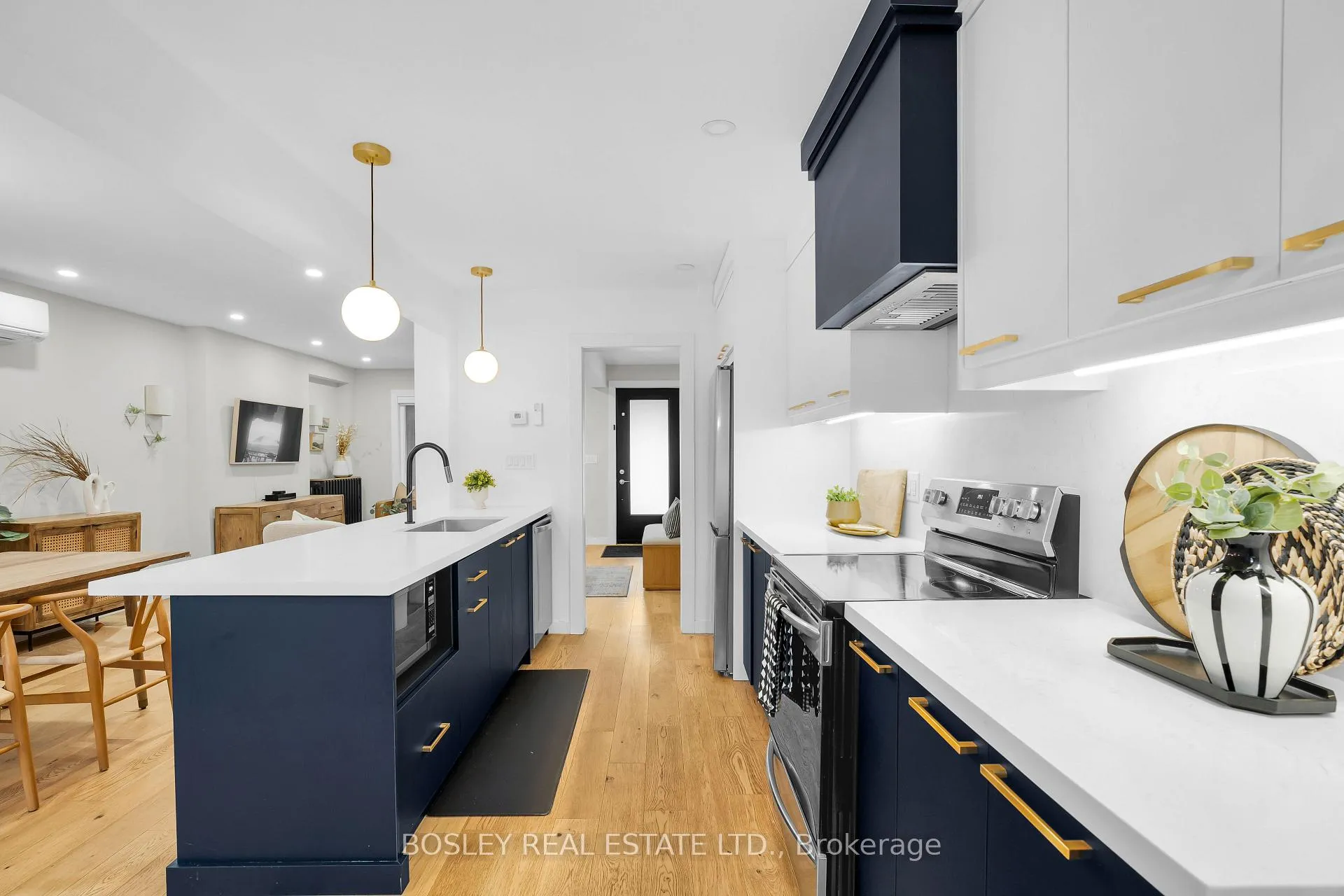 Photo 11 of 13 Springdale Boulevard, Toronto, Danforth Village-East York — HOMEH
