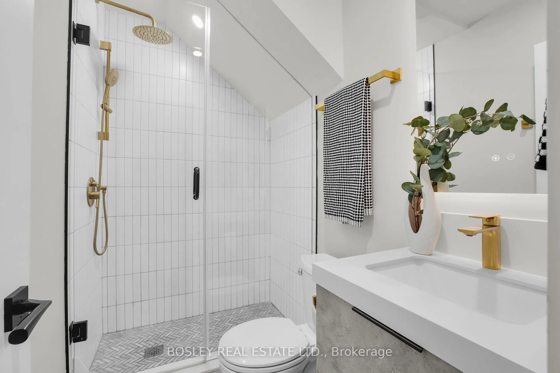 Photo 15 of 13 Springdale Boulevard, Toronto, Danforth Village-East York — HOMEH
