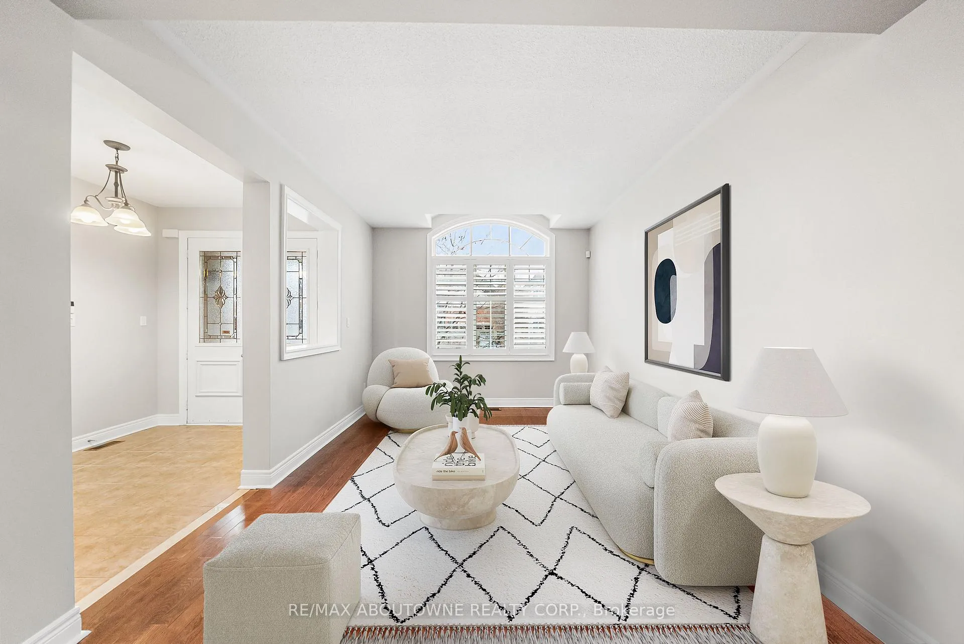 Photo 5 of 3334 Fox Run Circle, Oakville, Bronte — HOMEH