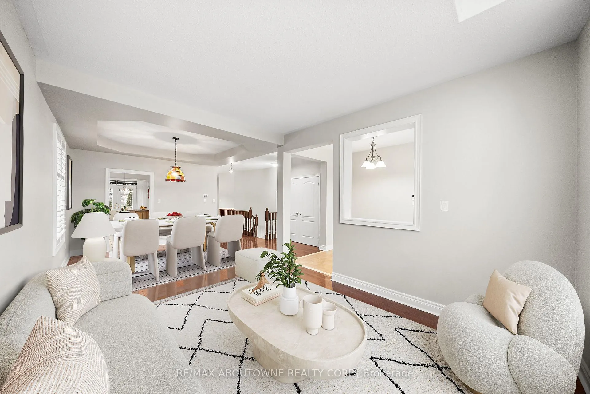 Photo 6 of 3334 Fox Run Circle, Oakville, Bronte — HOMEH